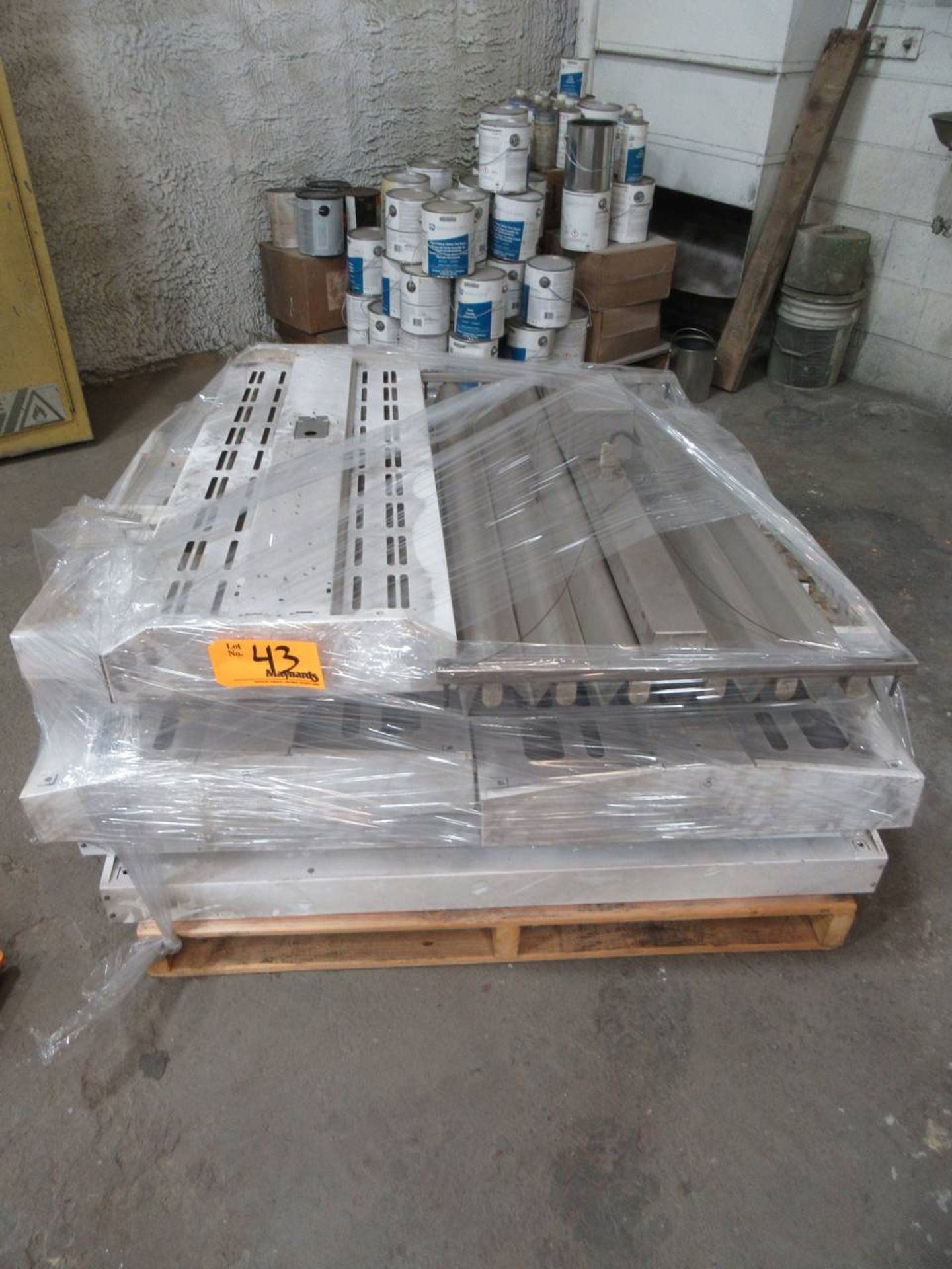 Pallet of Light Fixtures