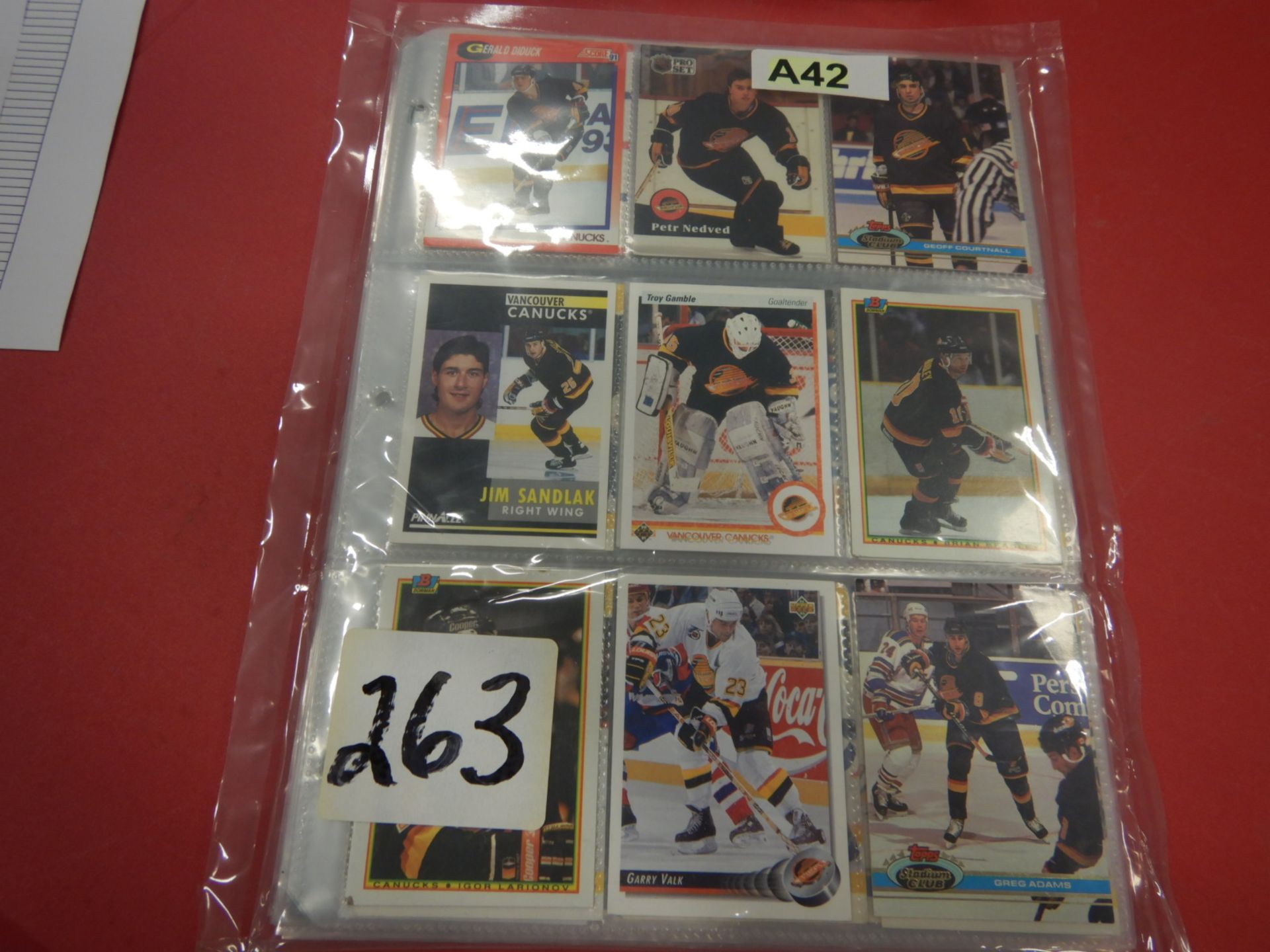 LOT OF HOCKEY TRADING CARDS - A42 - Image 2 of 3