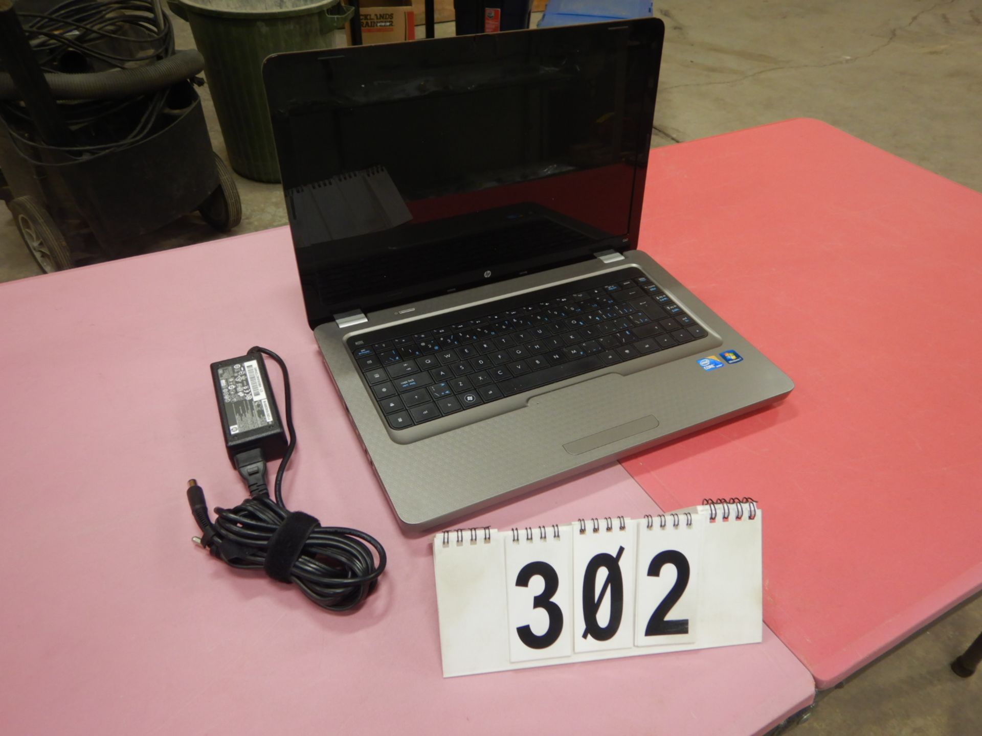 HP LAPTOP W/ CHARGING CORD - A51