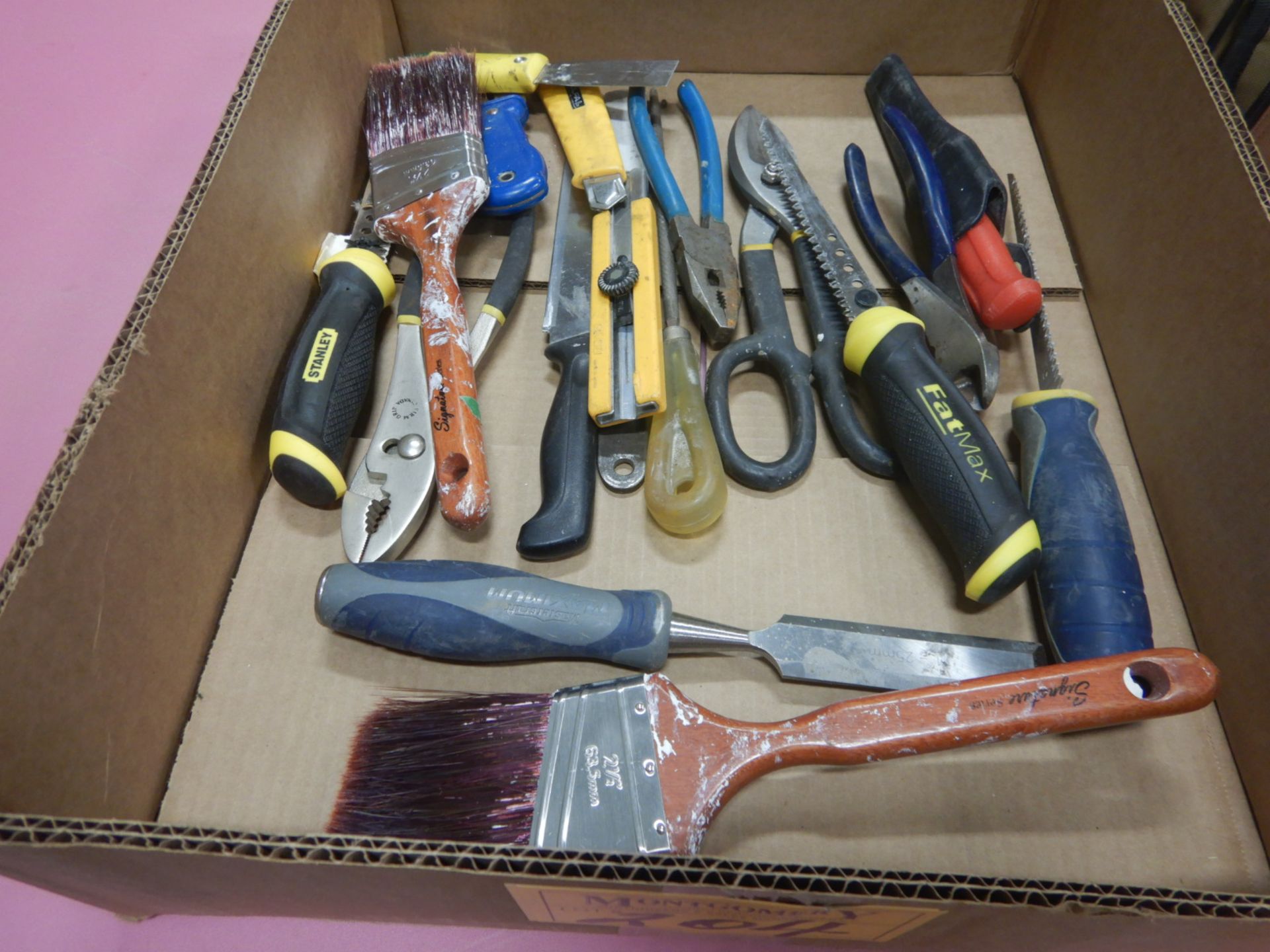 SCREW DRIVERS, PLYERS, DRYWALL SAW, & KUNYS TOOL - A33 - Image 3 of 4