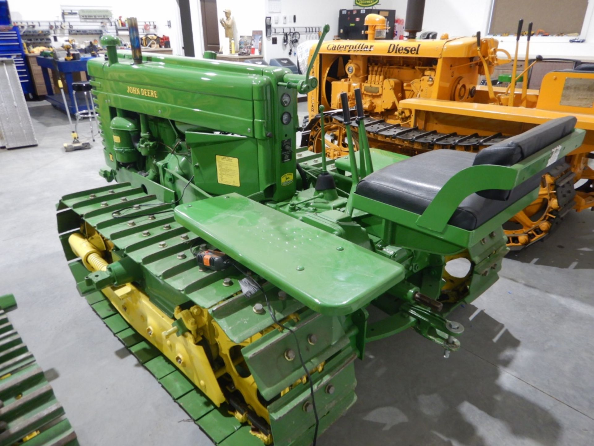 JOHN DEERE MC 1950 - VINTAGE RESTORED CRAWLER, RUNNING CONDITION, S/N 13153, DOZER & ANY EXTRA PARTS - Image 2 of 7