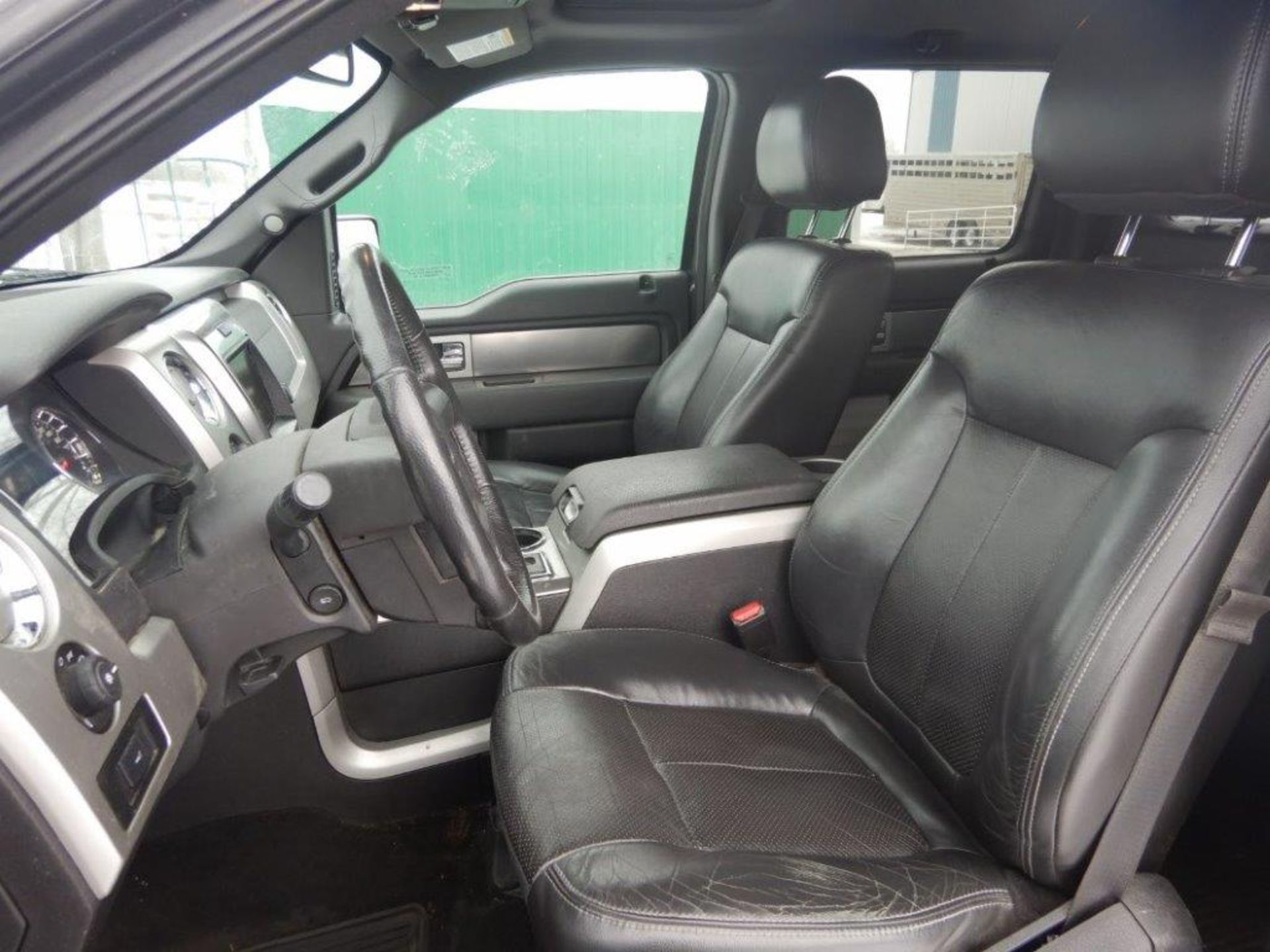 2013 FORD F150, FX4, CREW CAB, 4X4, 5.0L, V8, 331,625 KM'S SHOWING, AUTO TRANS, LEATHER, S/N - Image 9 of 11