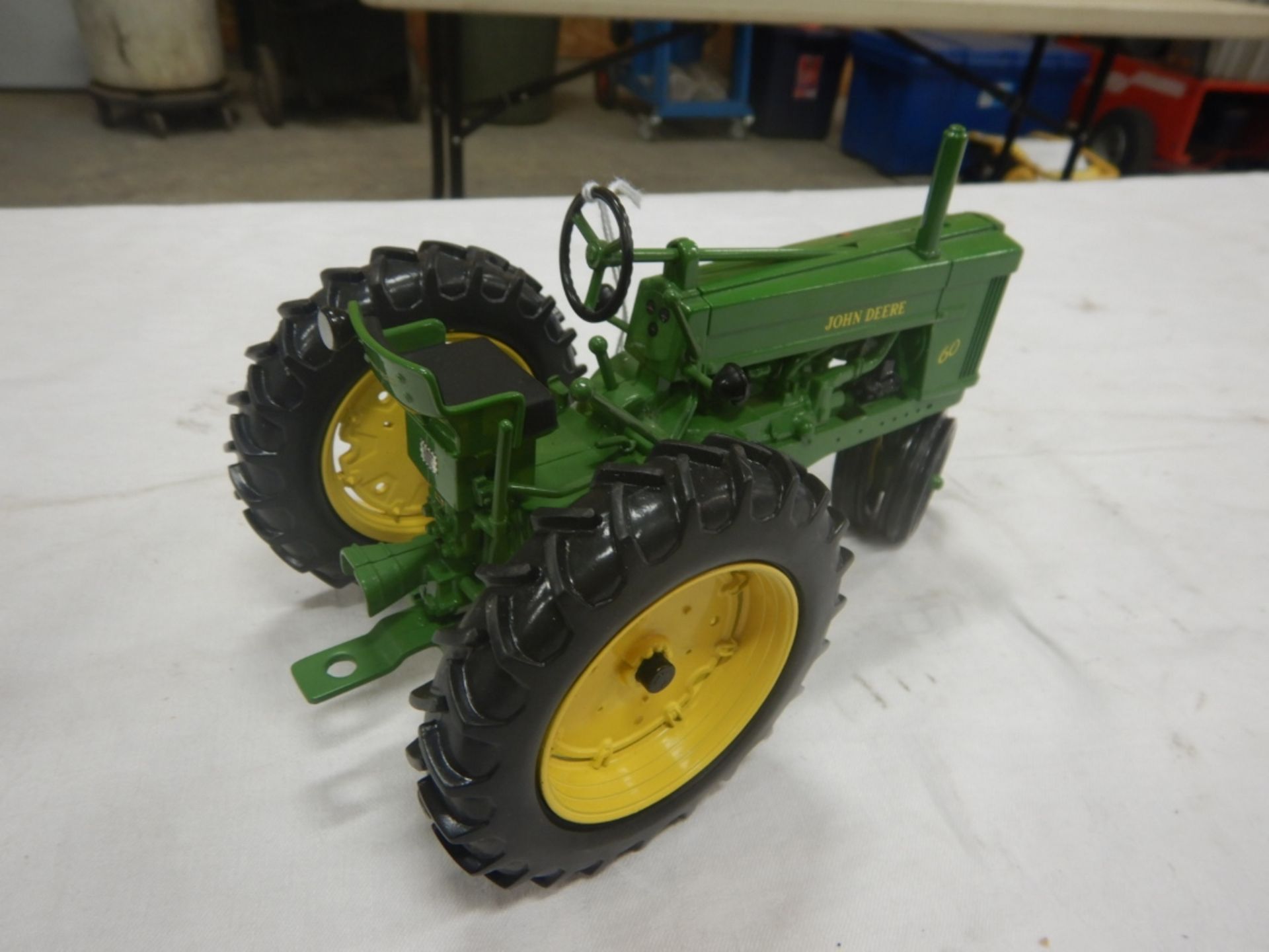 JOHN DEERE MODEL 60 NARROW FRONT DIE CAST TRACTOR S/N 0293GA - Image 2 of 2