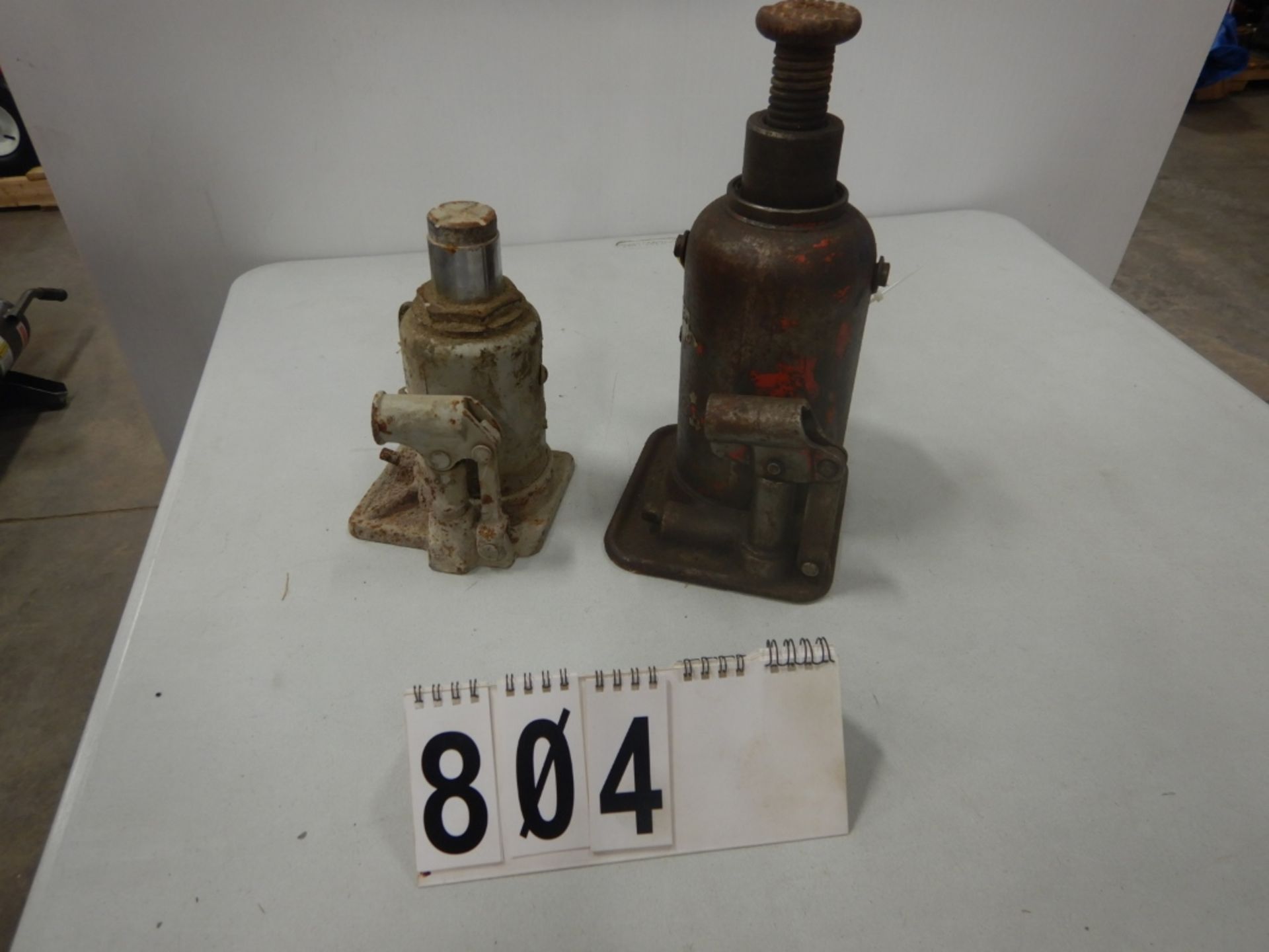 2 - HYDRAULIC BOTTLE JACKS