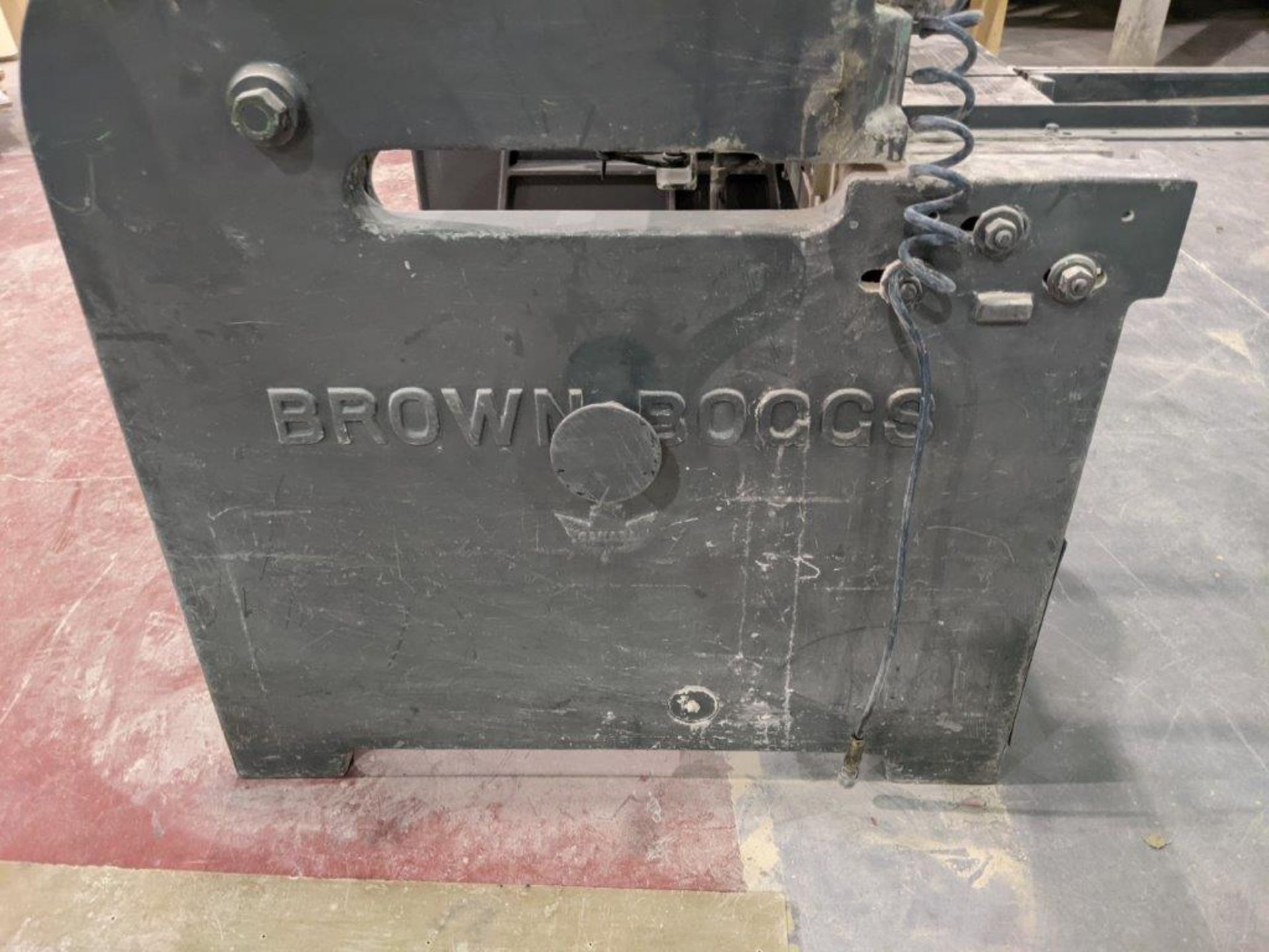 BROWN BOGGS 60 INCH PNEUMATIC 16 GAUGE METAL SHEAR LOCATED IN SYLVAN LAKE, AB, CANADA & REMOVAL IS - Image 7 of 7