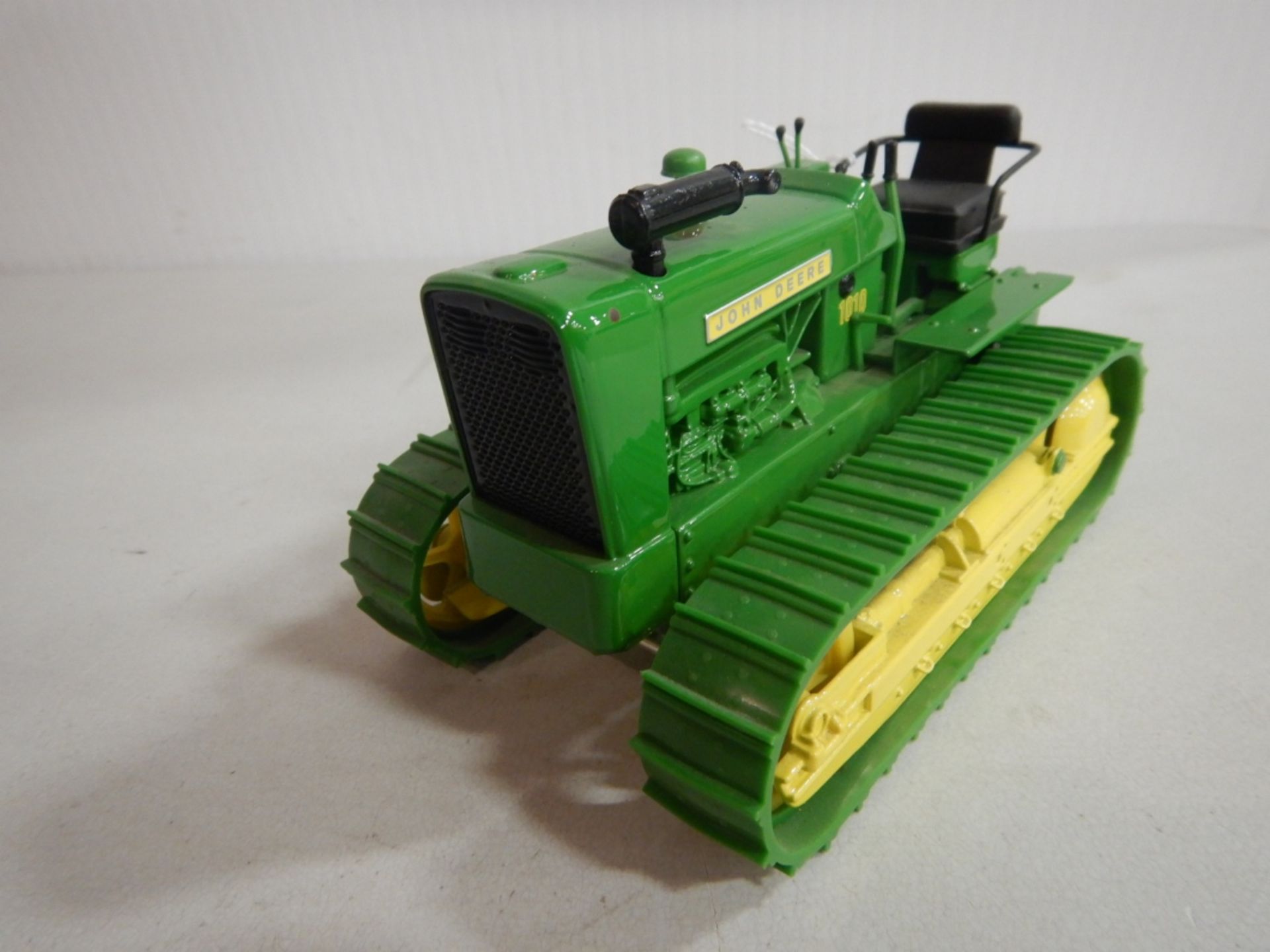 JOHN DEERE 1010 CRAWLER DIE CAST TRACTOR S/N 2211SS - Image 2 of 3