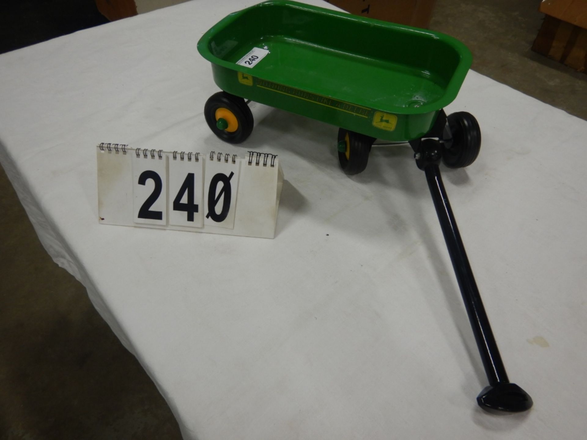 JOHN DEERE MINI CHILDS WAGON