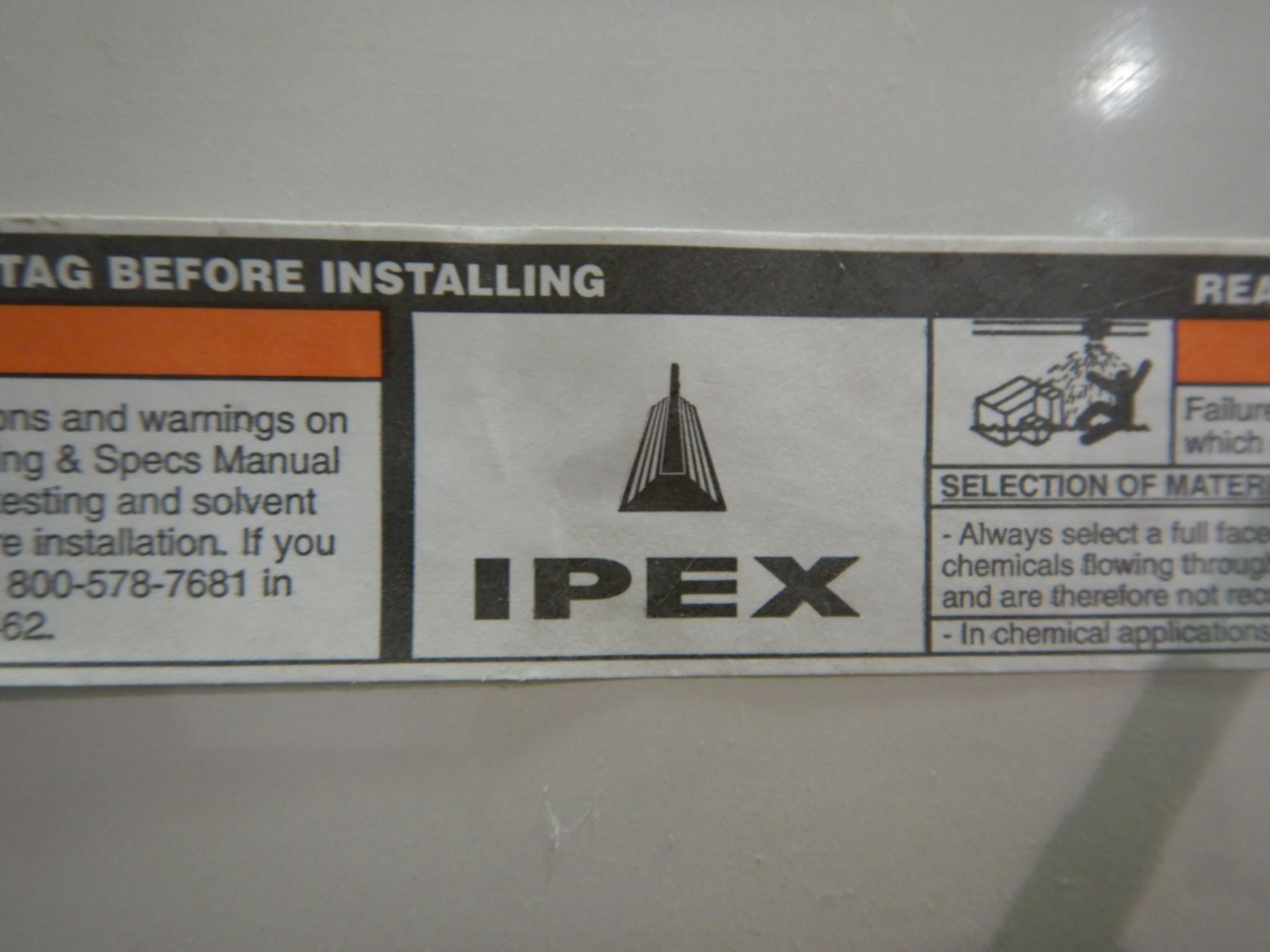 16FT X 68" CYLINDRICAL FIBERGLASS WATER TANK - 3000 GAL LOCATED IN SYLVAN LAKE, AB, CANADA & REMOVAL - Image 4 of 4