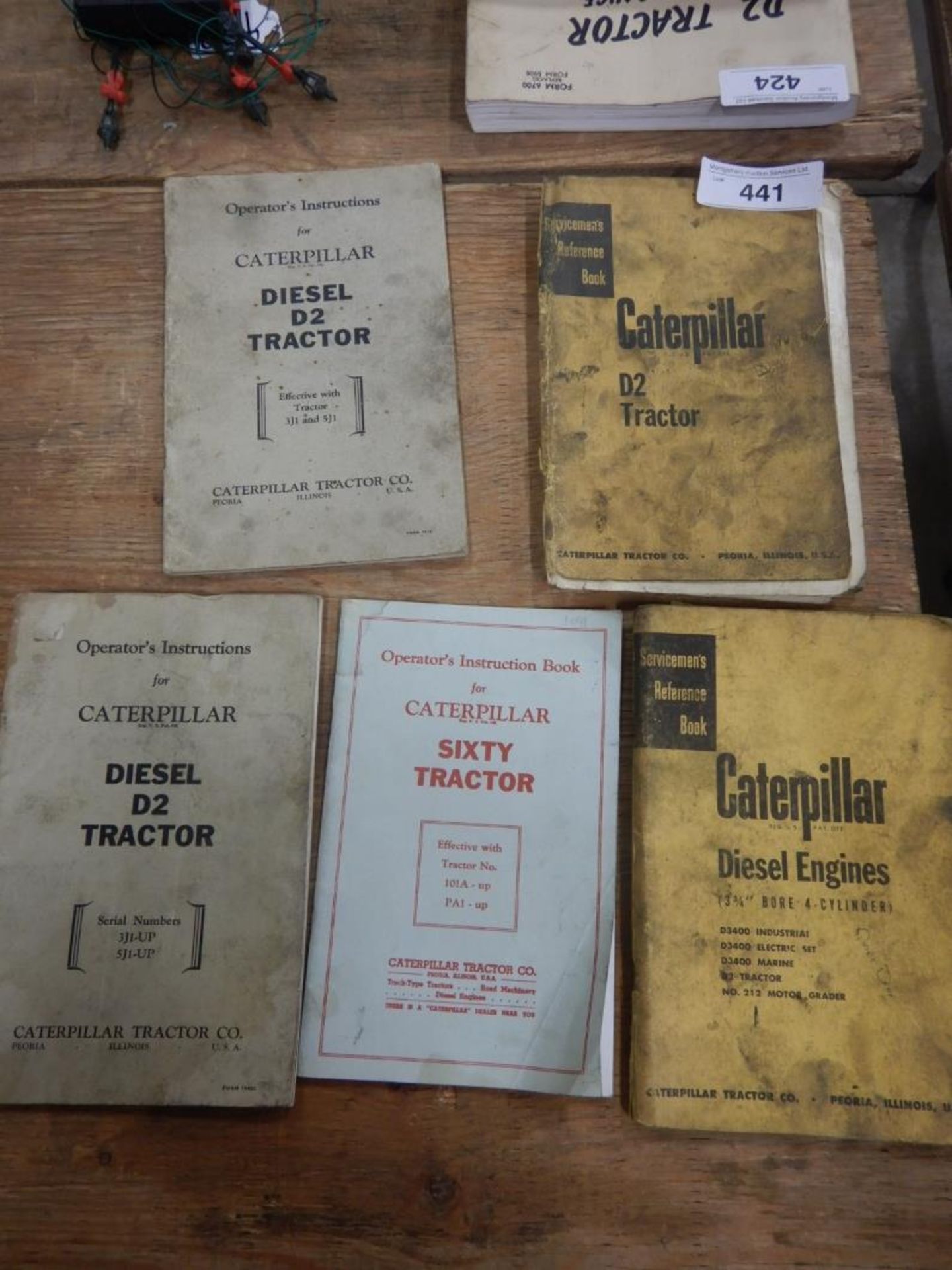 CATERPILLAR D2 TRACTOR SERVICE MAN REFERENCE BOOK, OPERATORS INSTRUCTION D2 (2), DIESEL ENGINES