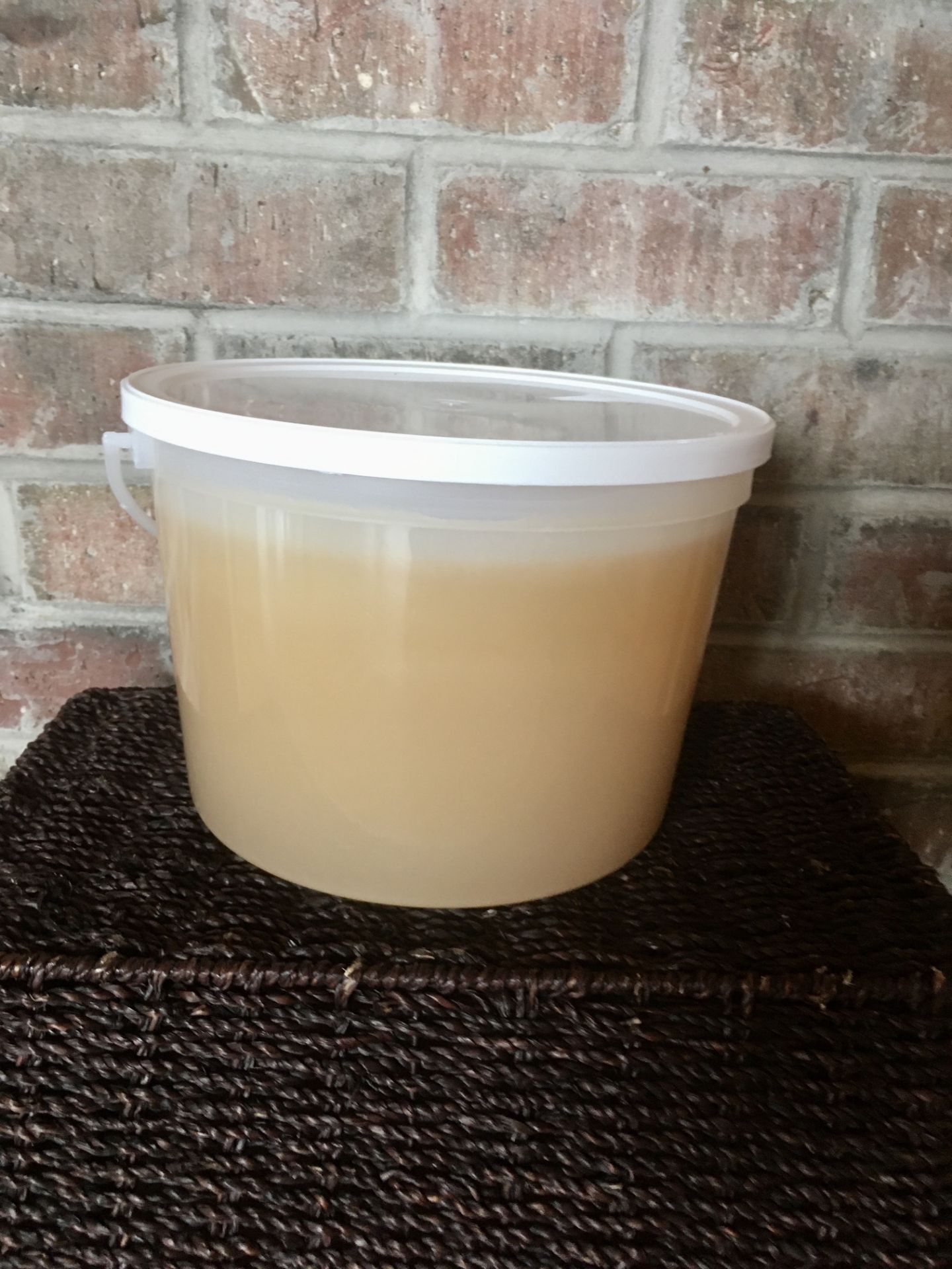10 LBS OF DEWAR APIARIES HONEY 4 litre pail full of local honey! Donated by: Dewar Apiaries. - Image 2 of 2