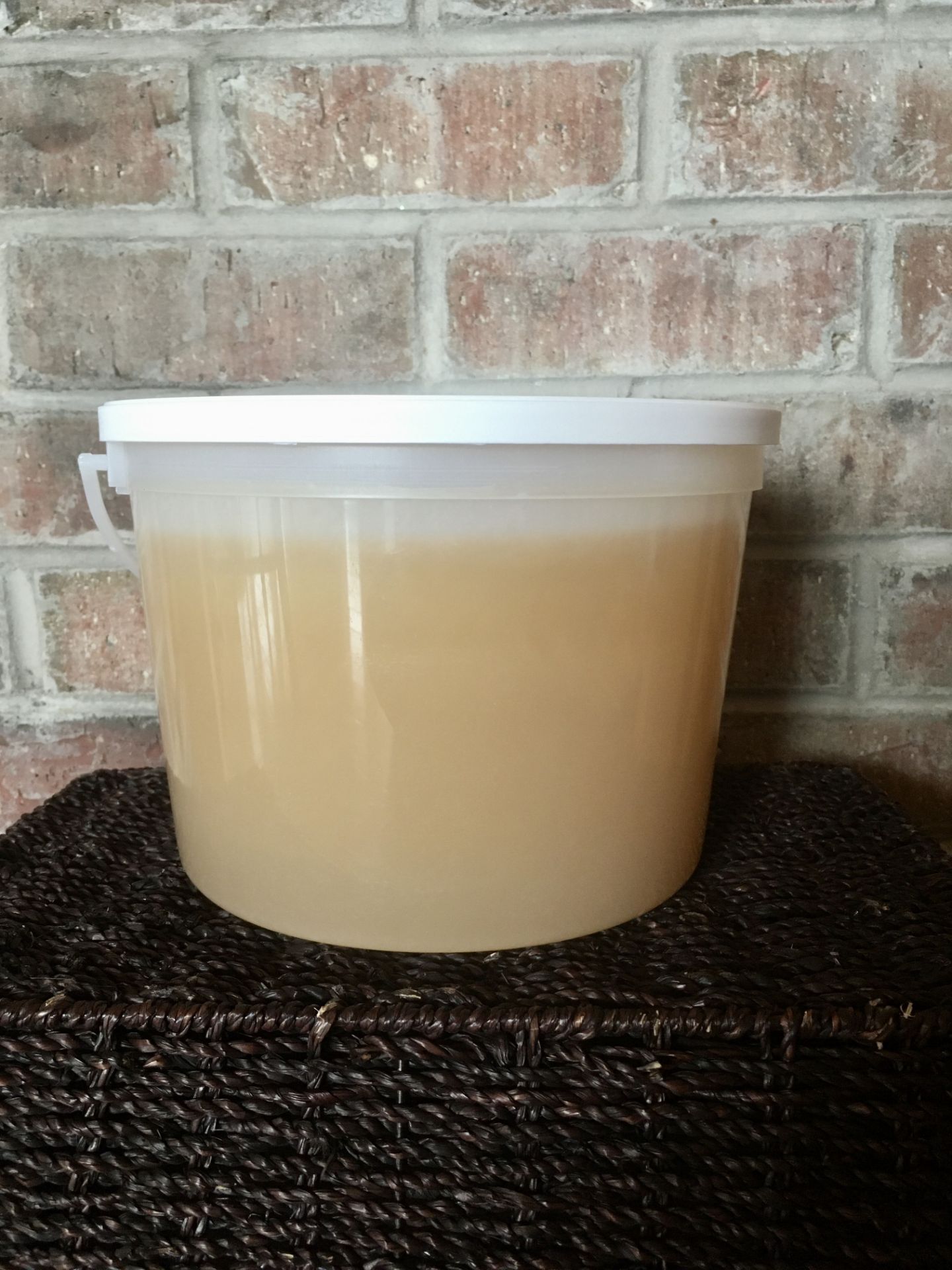 10 LBS OF DEWAR APIARIES HONEY 4 litre pail full of local honey! Donated by: Dewar Apiaries.