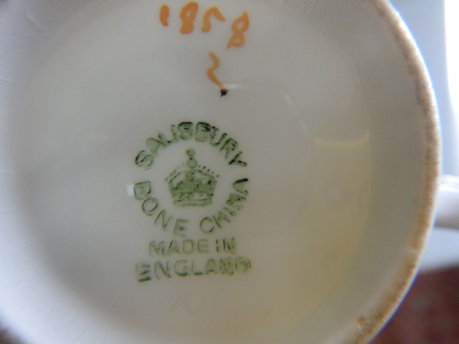 ANTIQUE TEACUP & SAUCER- MADE IN ENGLAND - FINE BONE CHINA "SALISBURY" CROWN CHINA - #1858/2 - Image 3 of 5