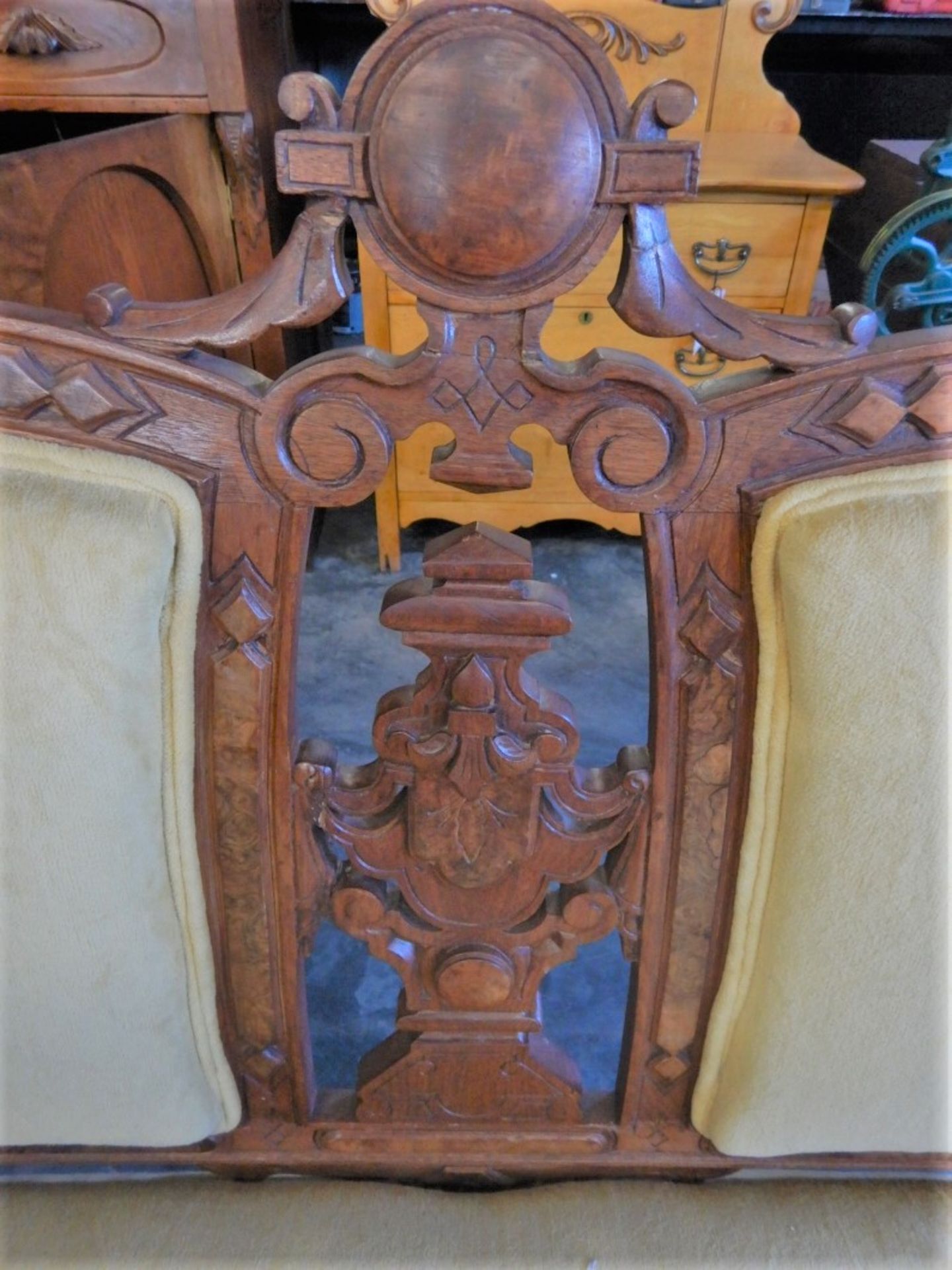 ANTIQUE CARVED SETTEE - YELLOW - Image 7 of 11