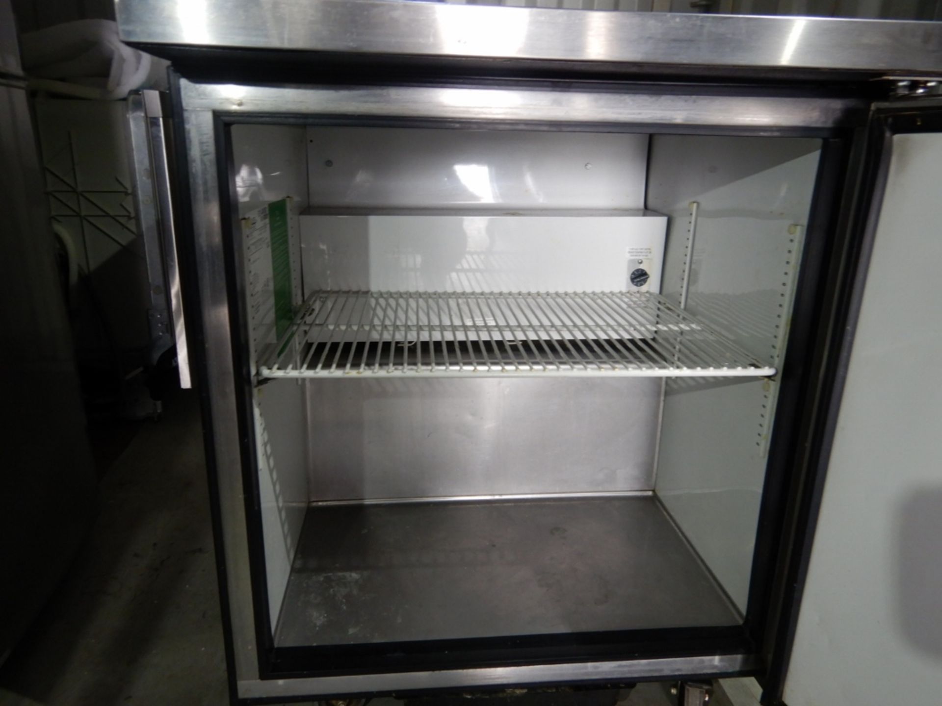 TRUE UNDERCOUNTER REFRIGERATION UNIT - TUC-27 W/ STAINLESS STEEL TOP, S/N 1-3410931, R134a - Image 5 of 8