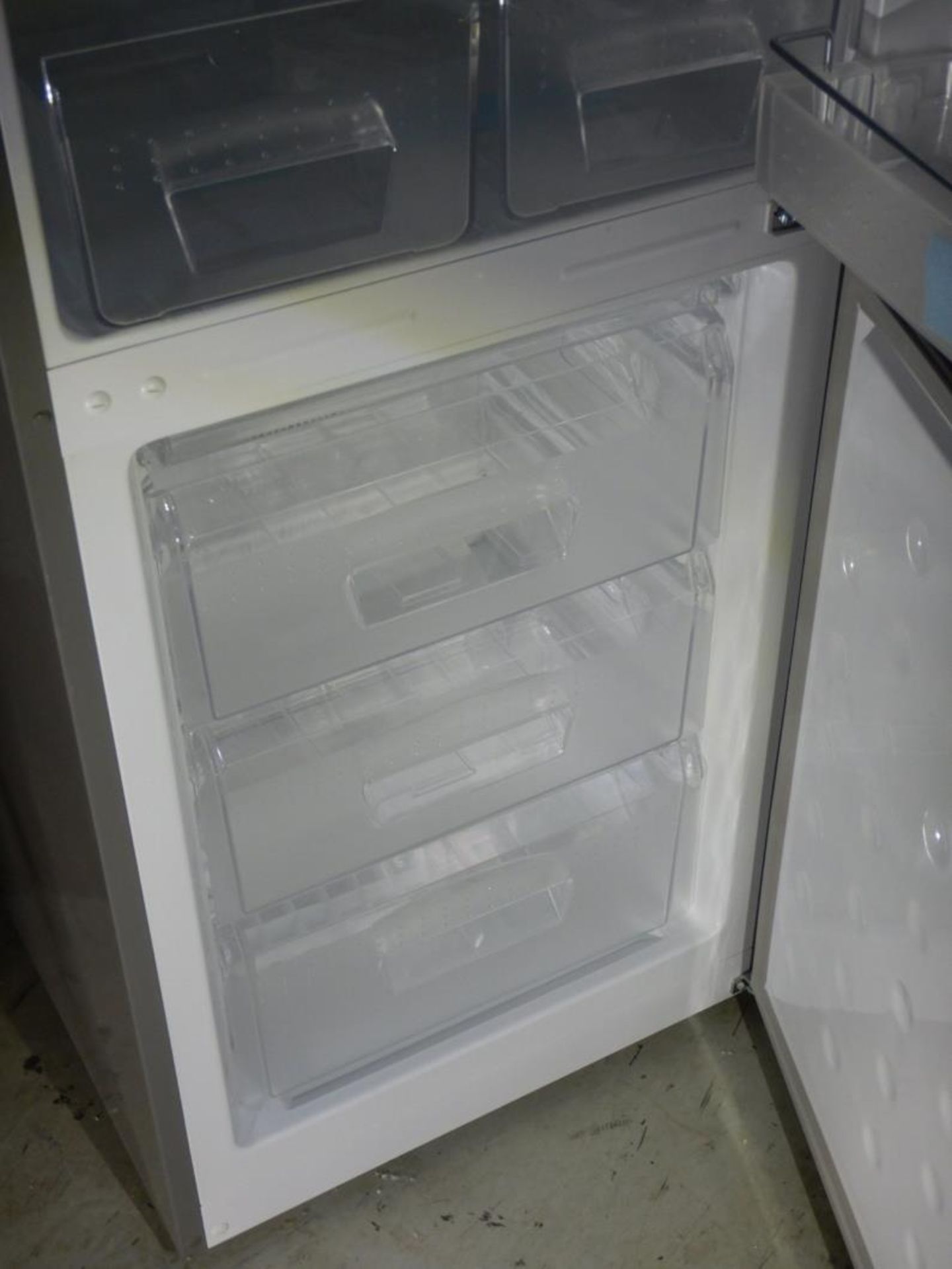 G.E. STAINLESS STEEL DOMESTIC REFRIGERATOR W/ BOTTOM FREEZER - Image 7 of 11