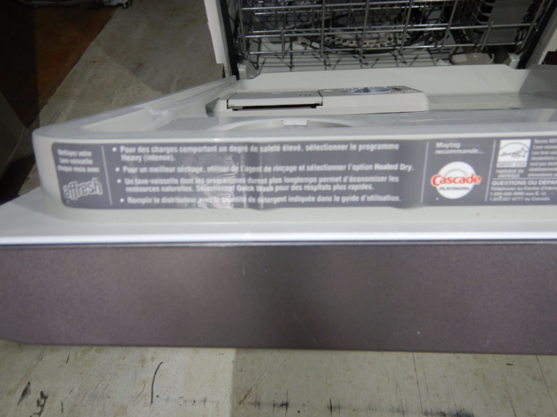 MAYTAG STAINLESS STEEL DOMESTIC UNDER COUNTER DISHWASHER, MODEL #MDBH949PAM4, S/N F41109171, TYPE - Image 5 of 8
