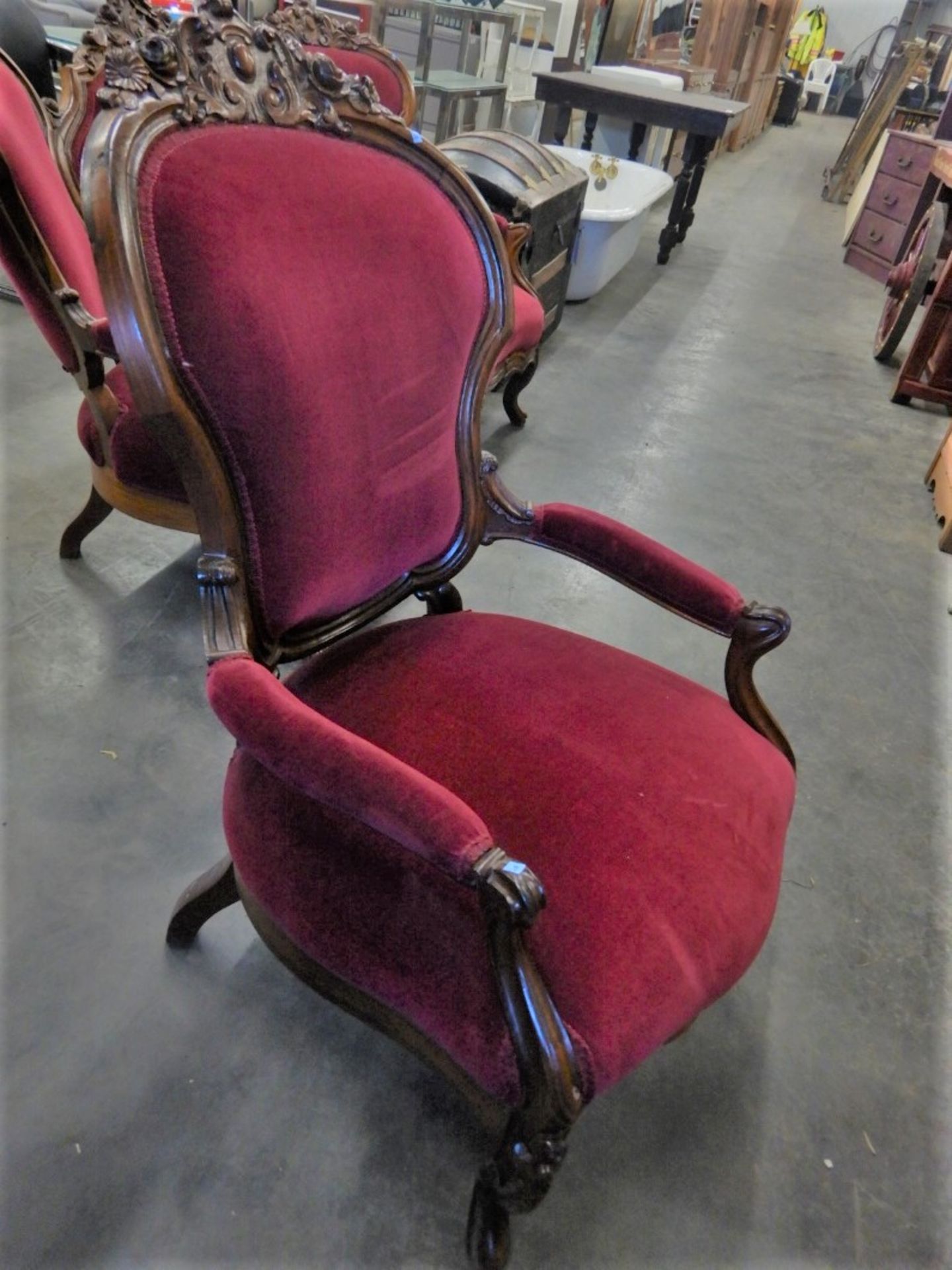 ANTIQUE CARVED UPHOLSTERED RED VELVET SETTEE W/MATCHING PARLOR CHAIR - Image 7 of 12