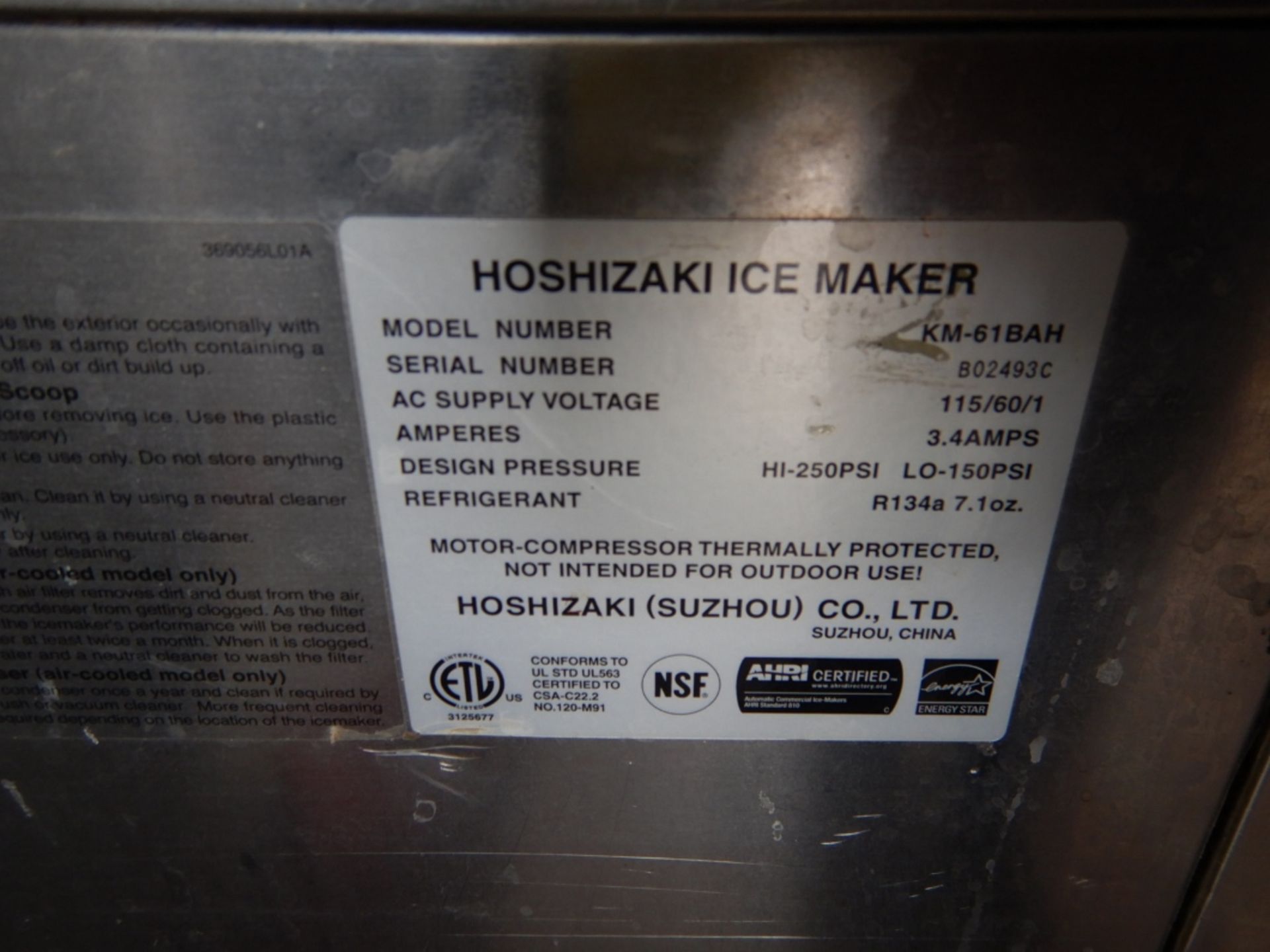 HOSHIZAKI ICE MAKER - KM-61BAH SELF CONTAINED CUBER, S/N B02493C, 71LB/DAY - Image 6 of 11