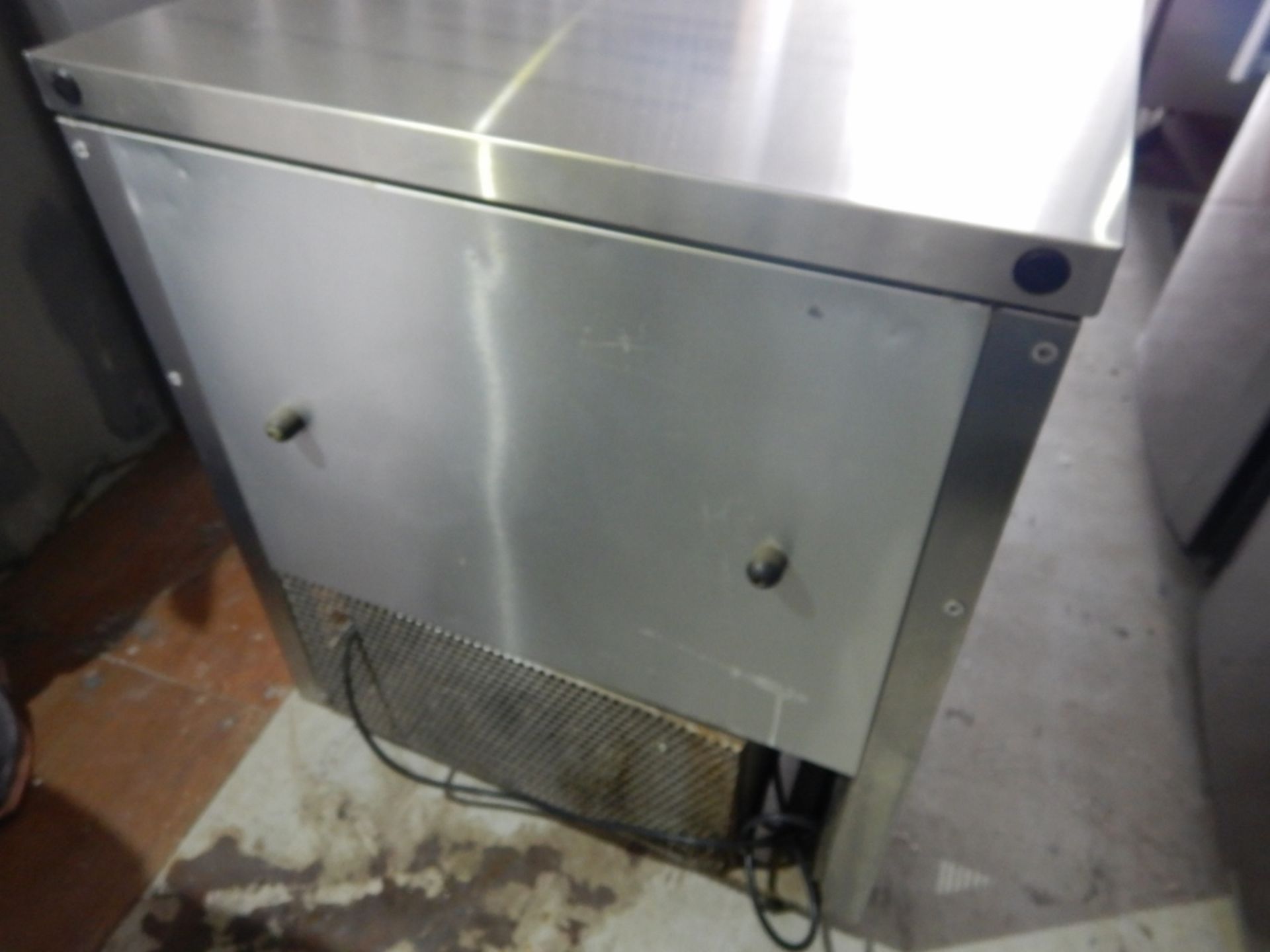 TRUE UNDERCOUNTER REFRIGERATION UNIT - TUC-27 W/ STAINLESS STEEL TOP, S/N 1-3410931, R134a - Image 7 of 8