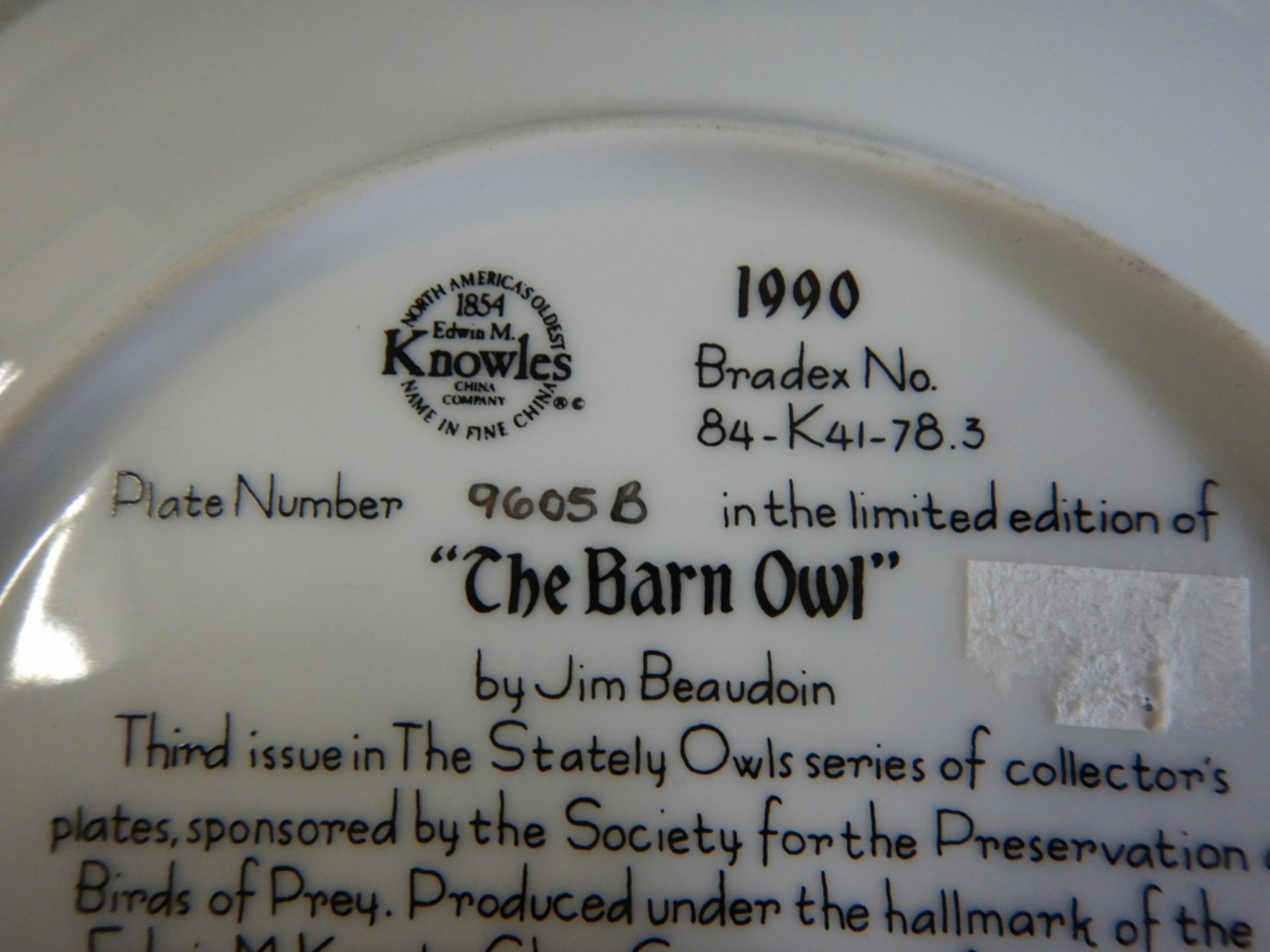 COLLECTOR PLATES BY JIM BEAUDOIN - SET OF 2 - OWLS #9605B - "THE BARN OWL", #15692C - "THE GREAT - Image 5 of 9
