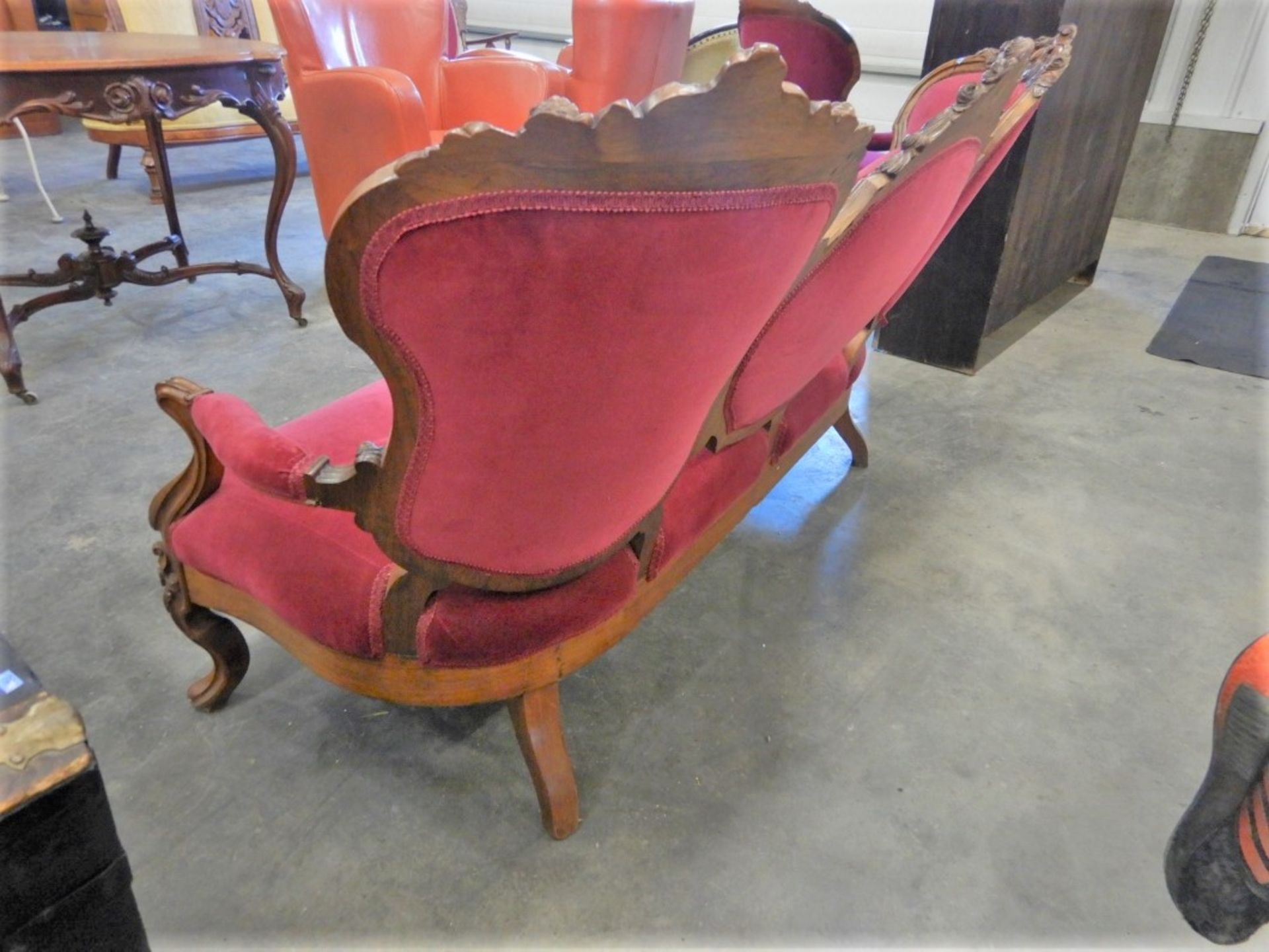 ANTIQUE CARVED UPHOLSTERED RED VELVET SETTEE W/MATCHING PARLOR CHAIR - Image 6 of 12