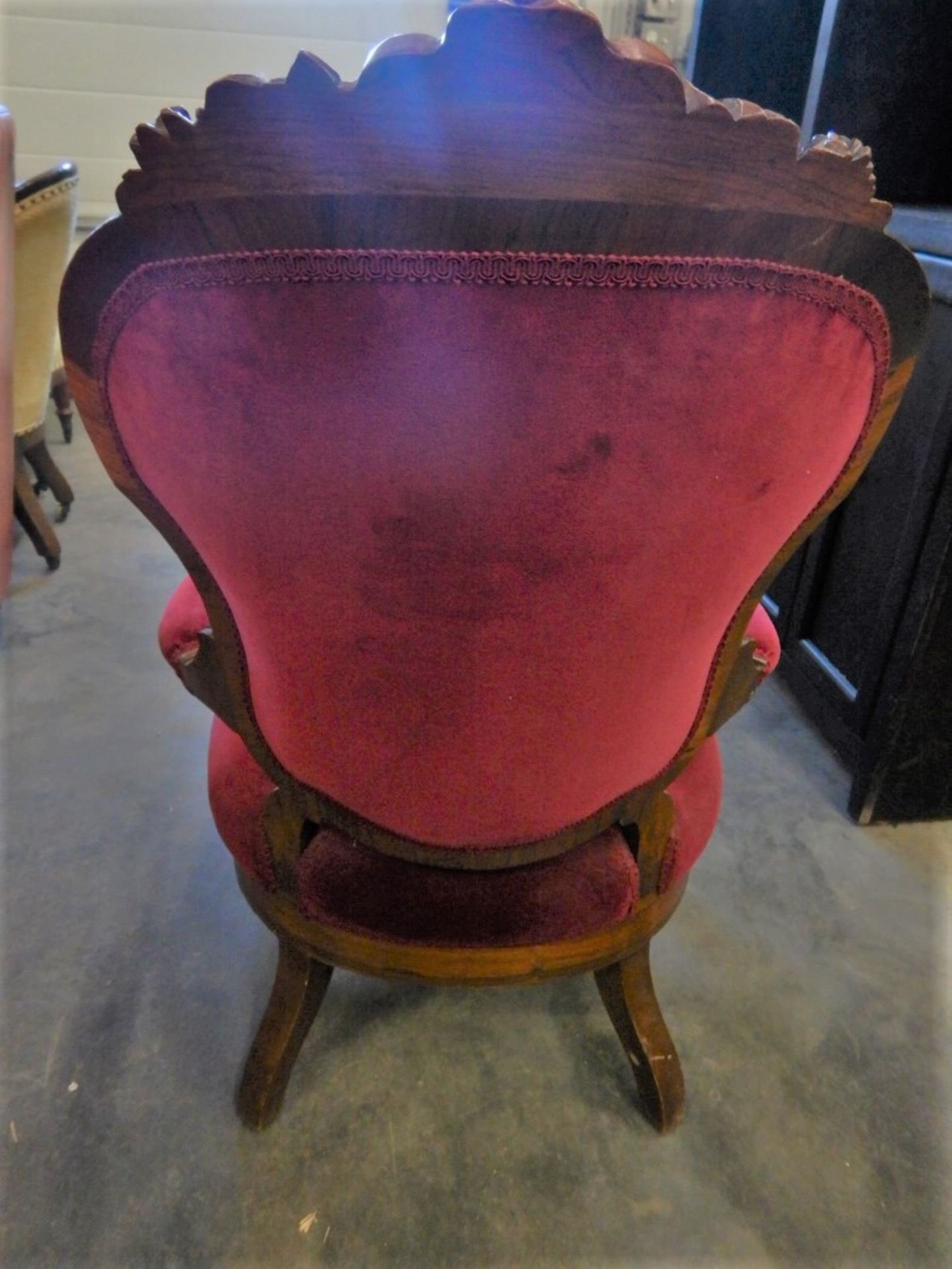 ANTIQUE CARVED UPHOLSTERED RED VELVET SETTEE W/MATCHING PARLOR CHAIR - Image 12 of 12