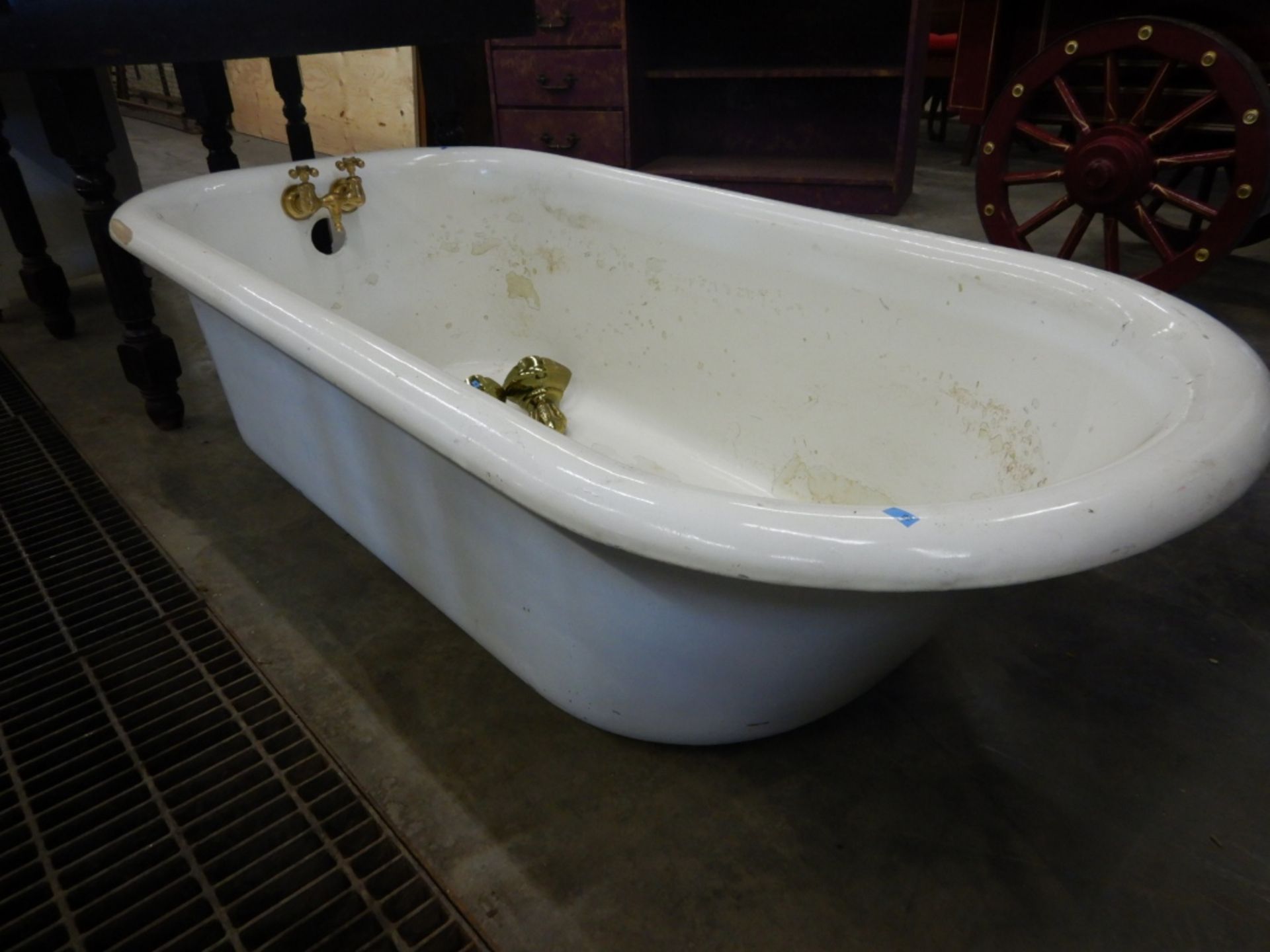 ANTIQUE CAST IRON TUB W/BRASS FEET - Image 2 of 7