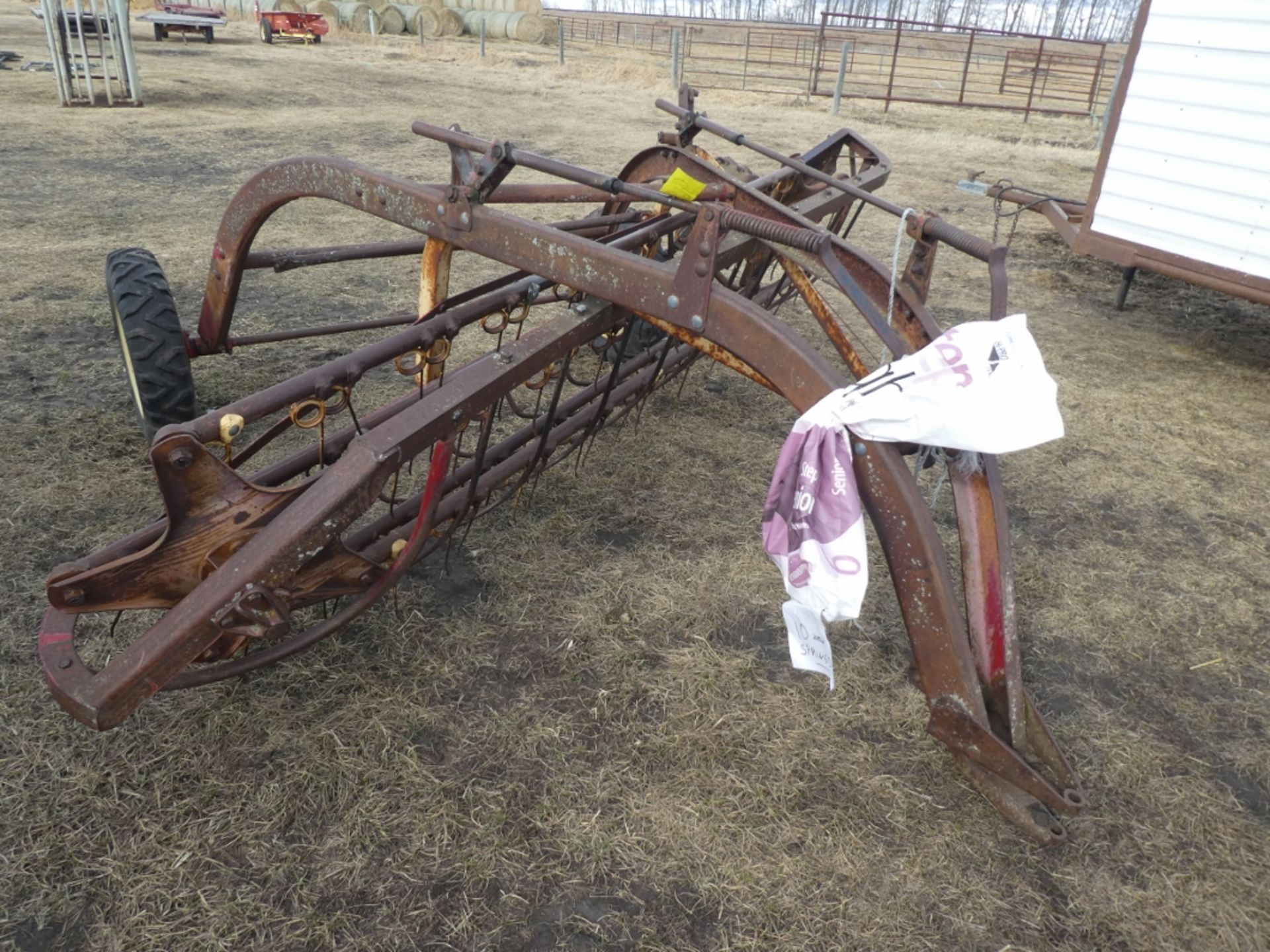 NEW HOLLAND 55 SIDE DELIVERY HAY RAKE, S/N 59435