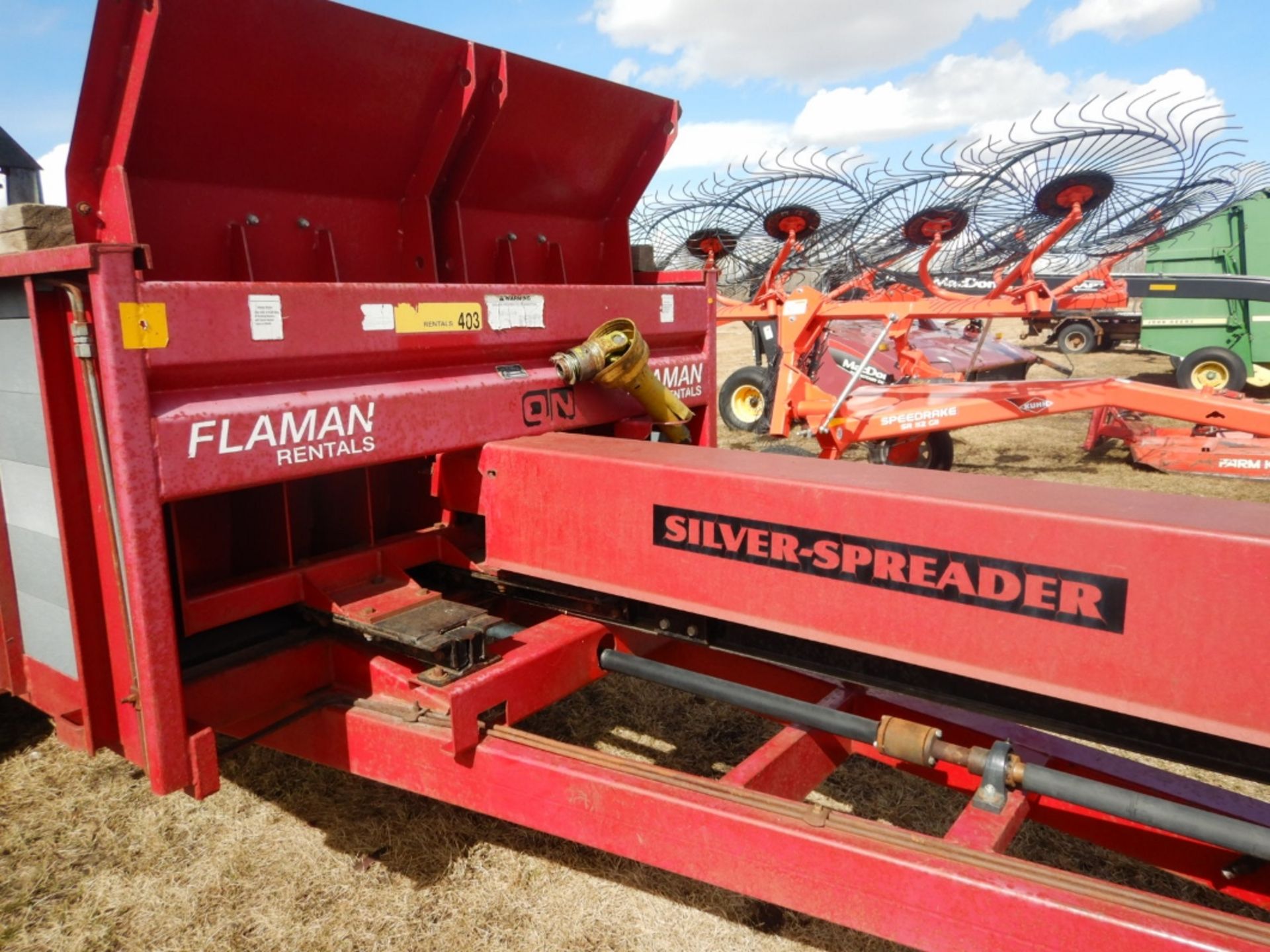 LEON 425RS SILVERSPREADER MANURE SPREADER W/ VERTICAL BEATER, HYD. PUSH, 425/65R22.5 RUBBER, S/N - Image 2 of 13