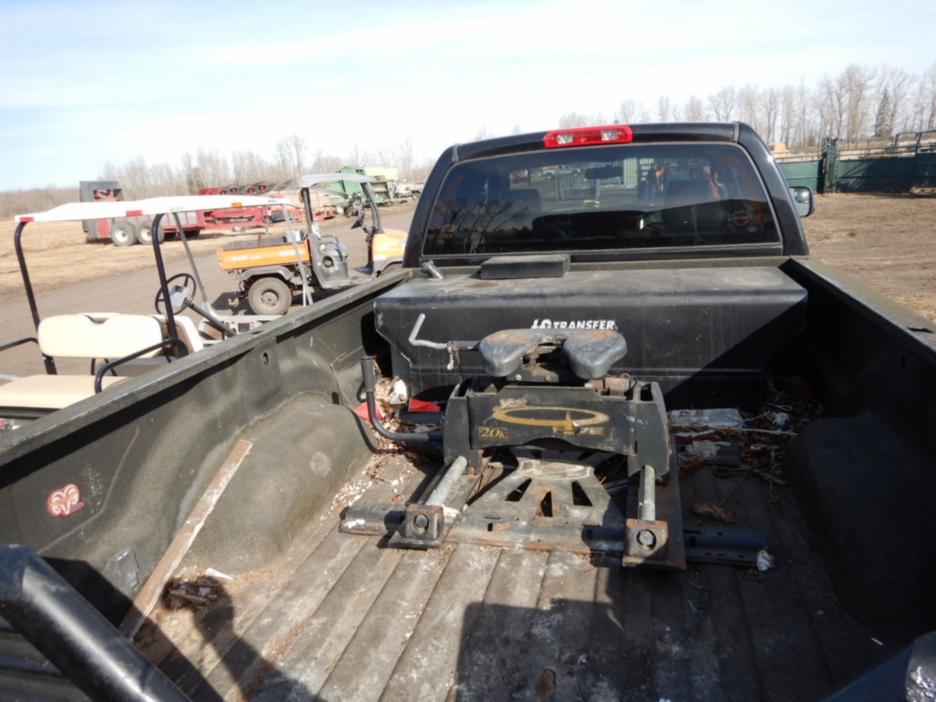 09/2006 DODGE RAM 3500 HD 4X4 CREW CAB, DUALLY, LONG BOX PICKUP W/ 5.9L CUMMINS TURBO DIESEL ENGINE - Image 5 of 18