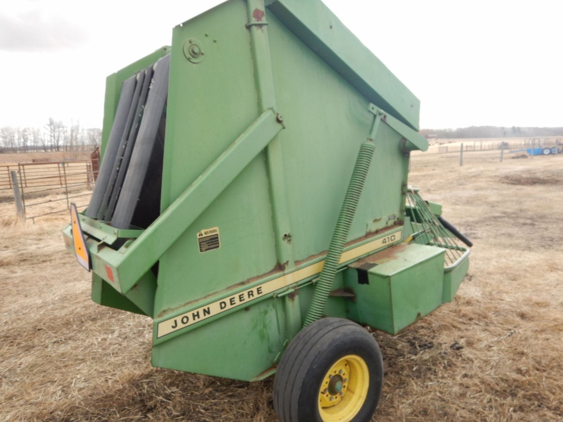 JOHN DEERE 410 ROUND BALER, S/N 585263e - Image 4 of 7