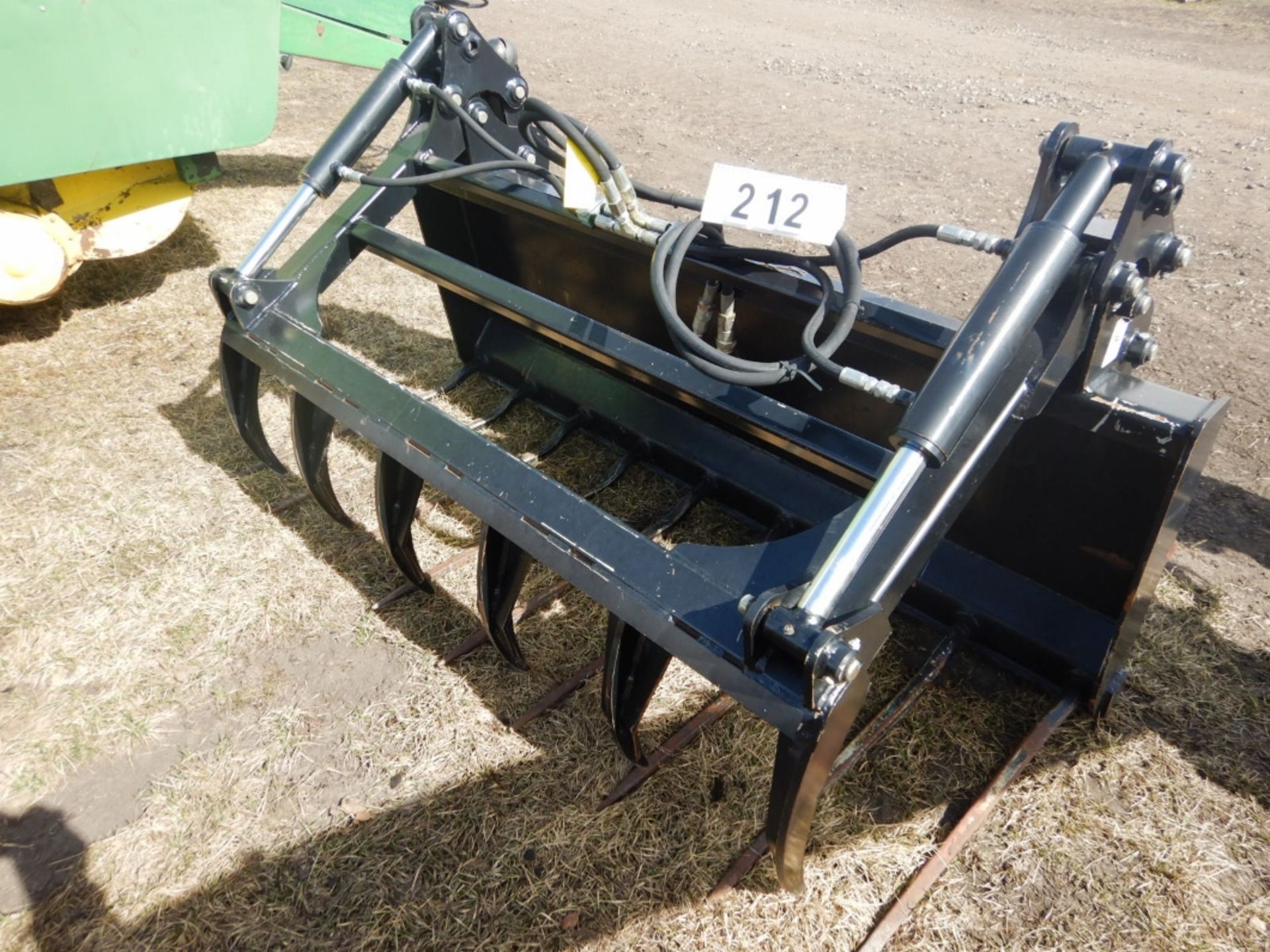 HLA SKID STEER 72 INCH MANURE FORK AND GRAPPLE MOD. MFE 72B0500GR60