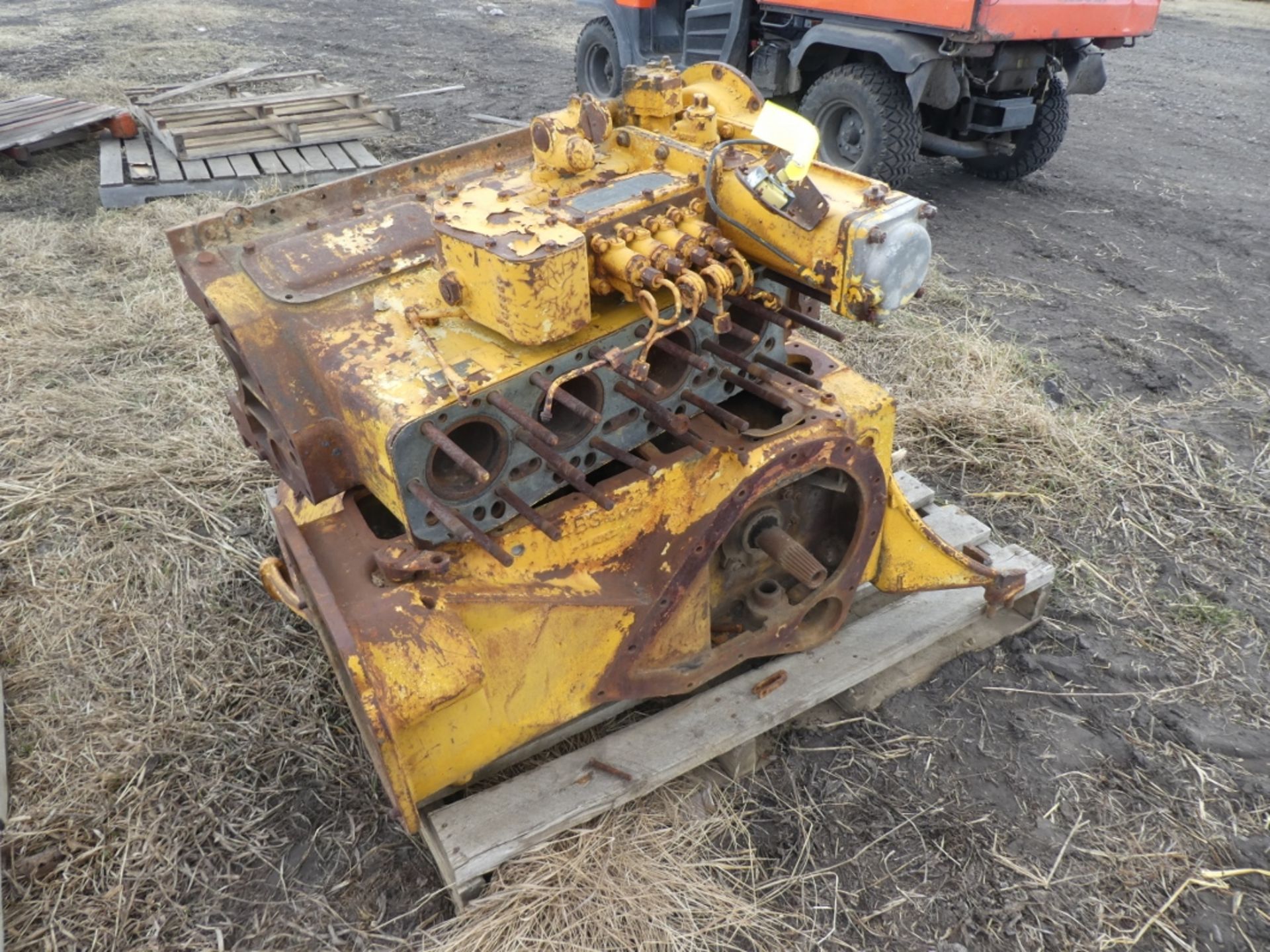 JOHN DEERE DOZER FOR JD 420C CRAWLER W/ ASSORTED HYD. RAMS AND D2 4-CYLINDER DIESEL ENGINE BLOCK AND