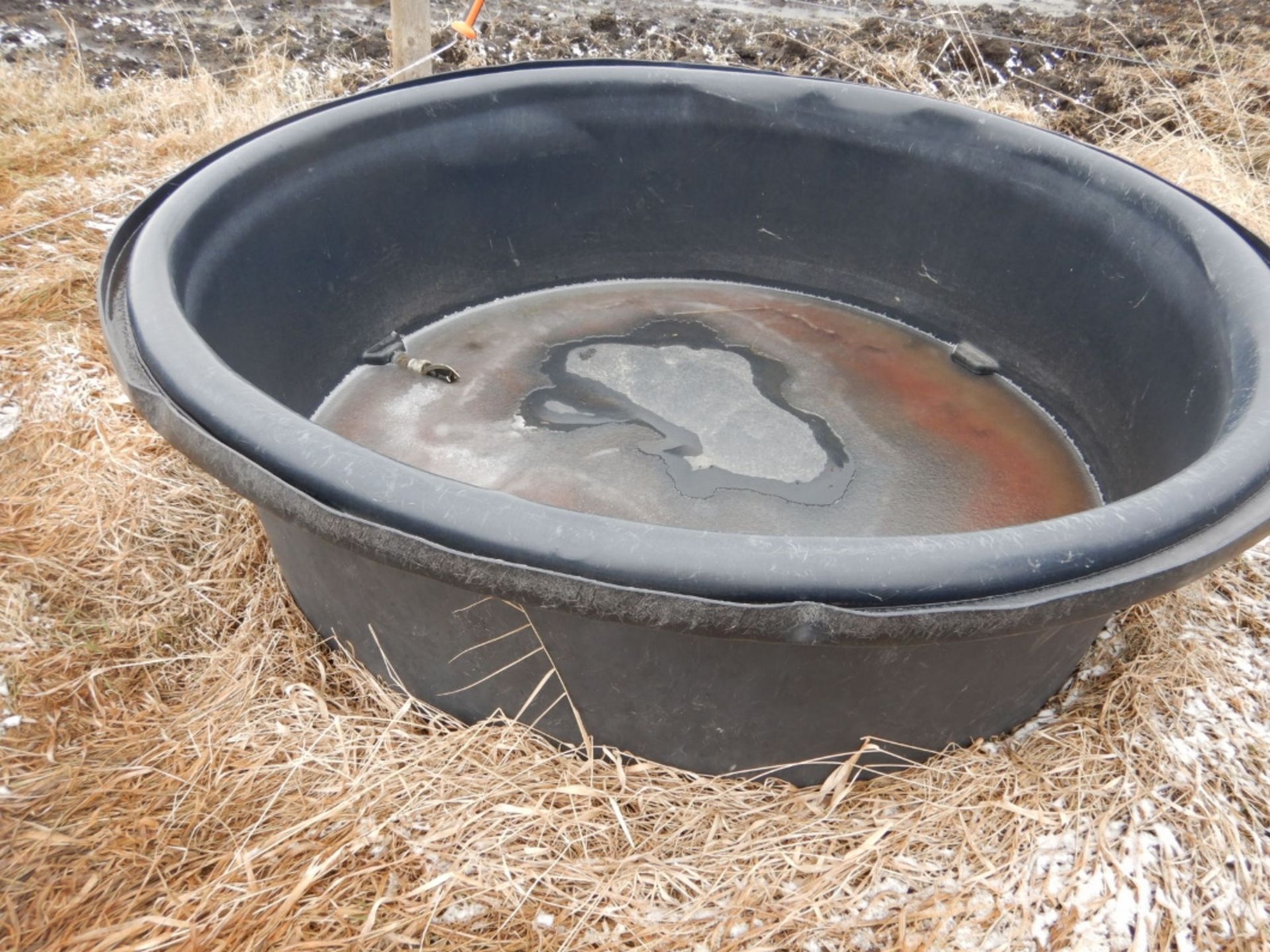 BLACK POLY ROUND WATER TROUGH 60INX24IN - Image 2 of 2