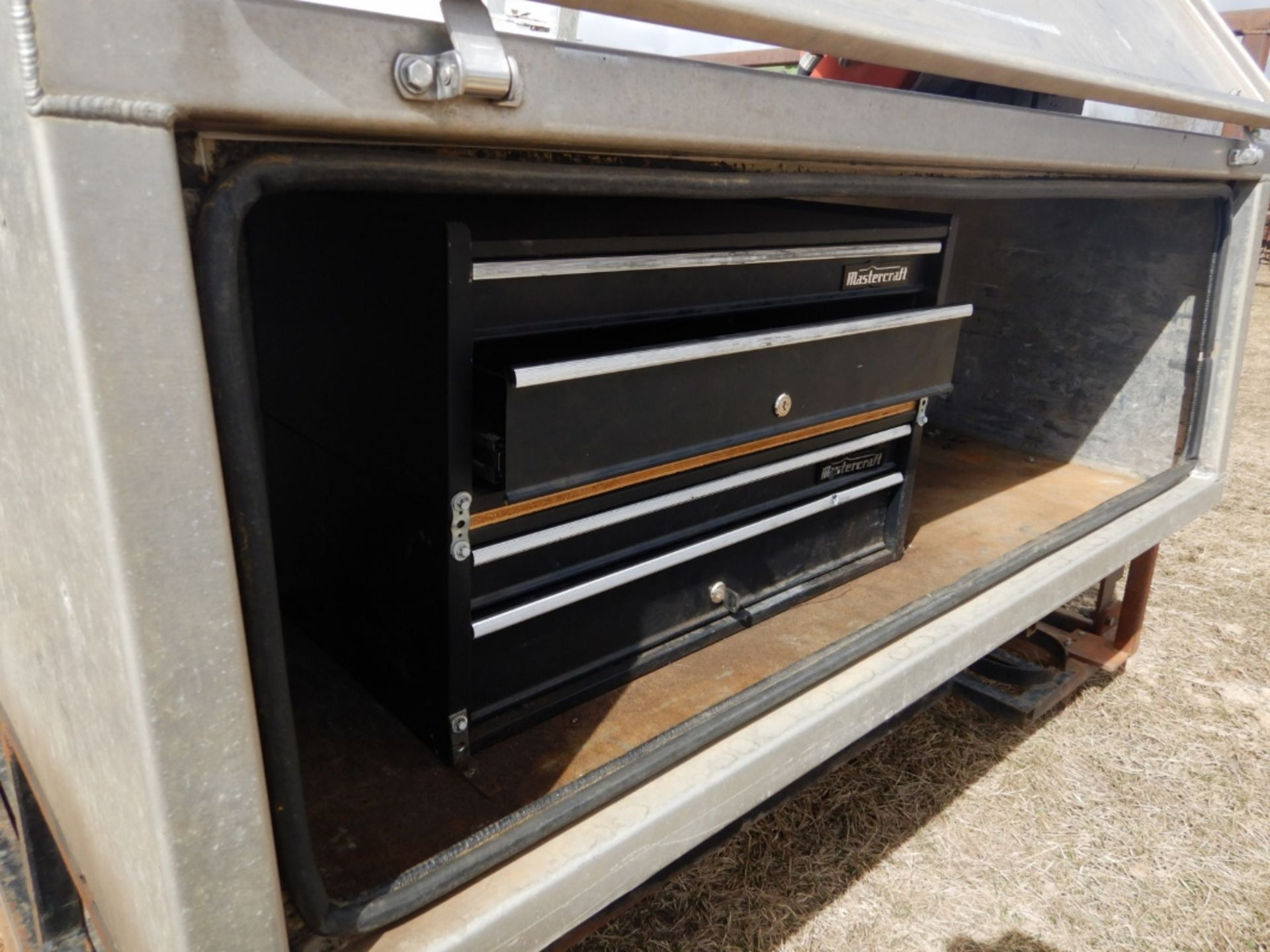 WELDING TRUCK SERVICE BODY FITTED FOR CLASSIC 300D LINCOLN WELDER, W/ TOOLBOXES ROLL OUT TRUCK BED - Image 8 of 8