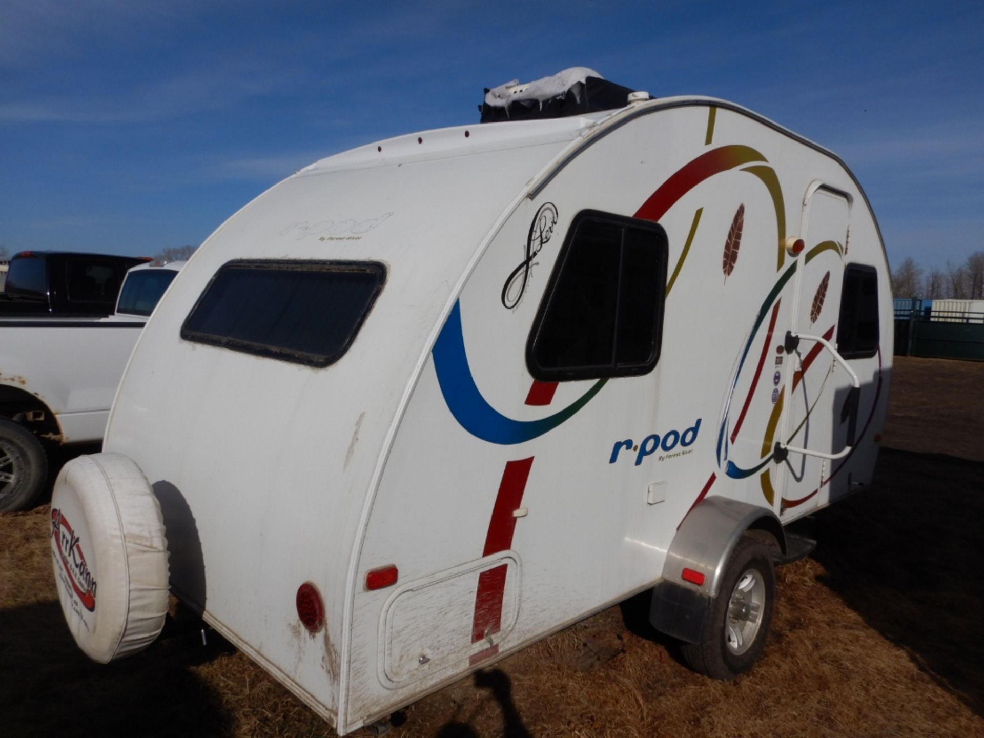 10/2008 FOREST RIVER R-POD S/A HOLIDAY TRAILER MODEL RP171 S/N 4X4TRP7151L004142 W/A/C, BATHROOM, - Image 3 of 12