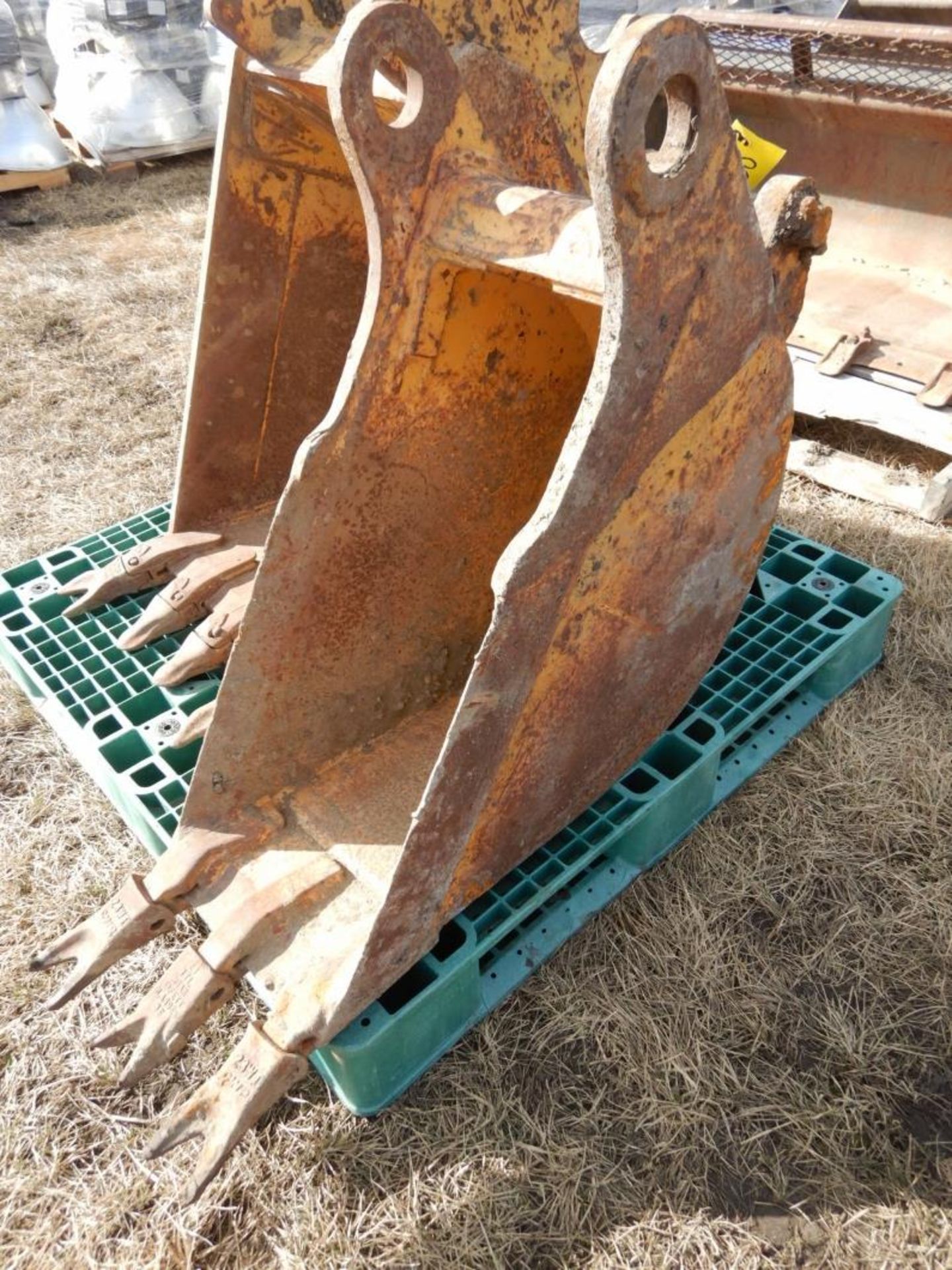 EFI BACKHOE FROST BUCKET W/ RIPPER TEETH 12 INCH - Image 3 of 6