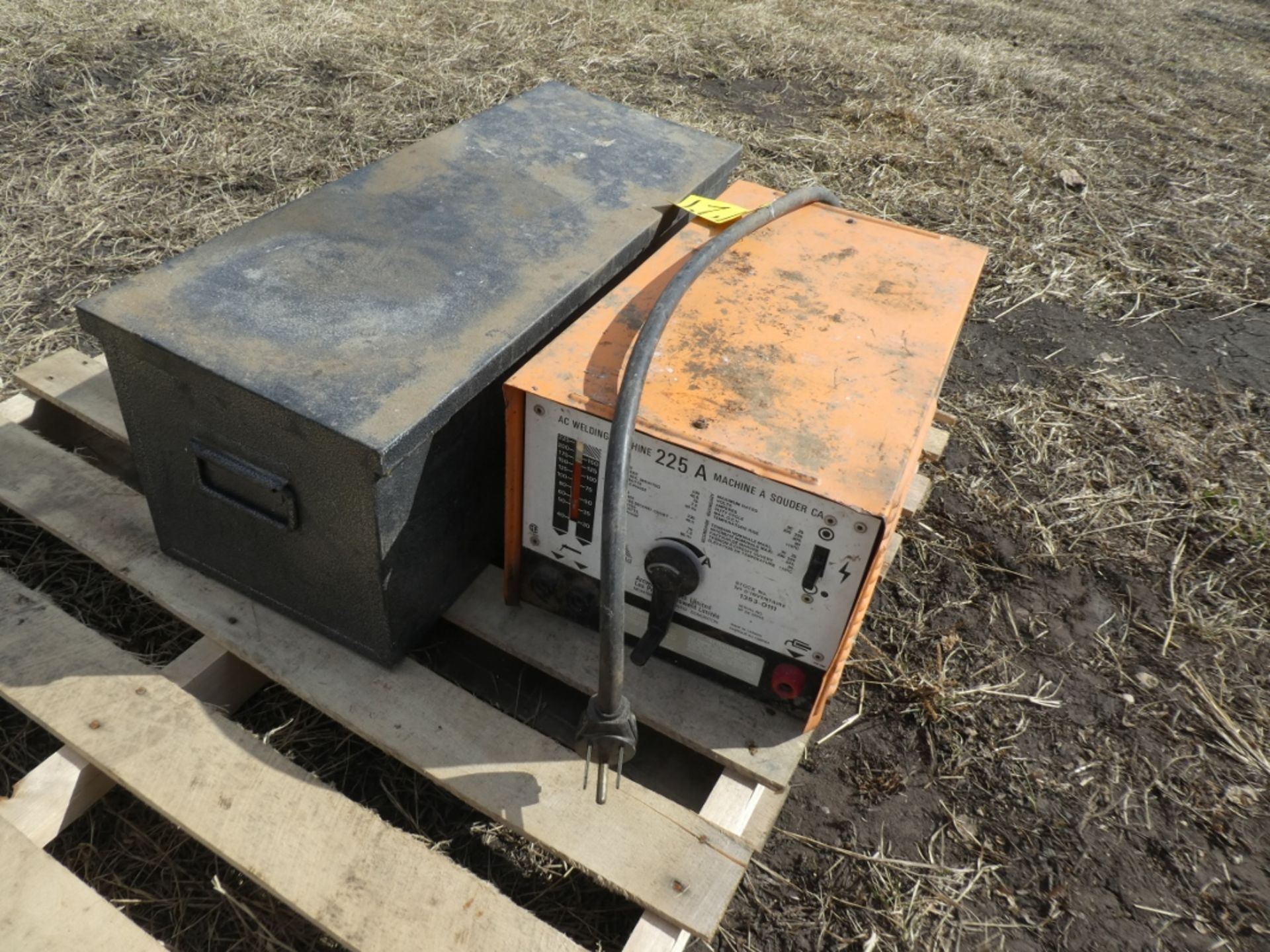 ARECWELD AC WELDING MACHINE W/ CABLES, 22A AND METAL JOB BOX W/ ASSORTED WELDING ROD, HELMUT, ETC. - Image 3 of 4