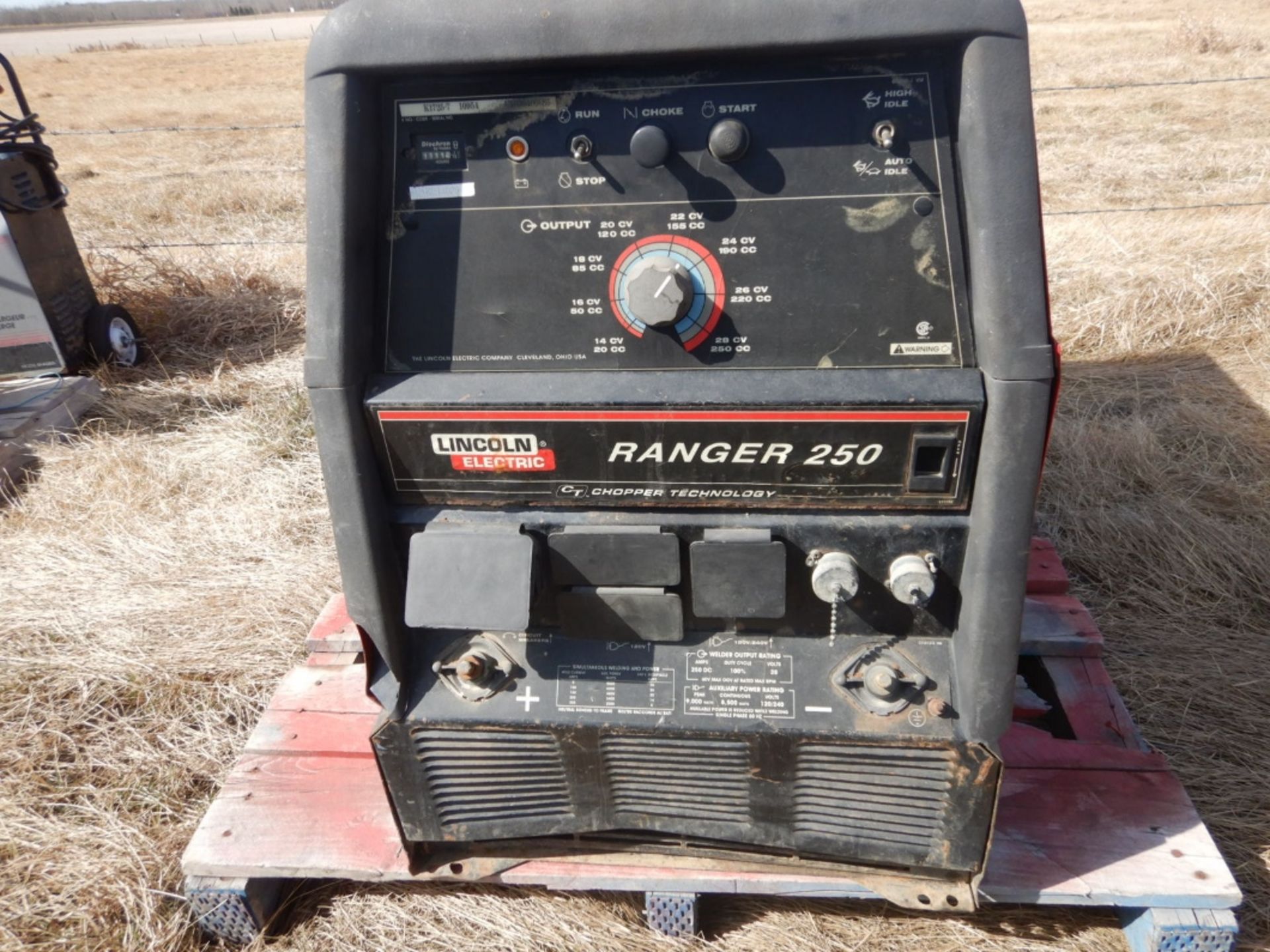 LINCOLN ELECTRIC RANGER 250 WELDER, RUNNING CONDITION, RECENT SERVICE - Image 3 of 5