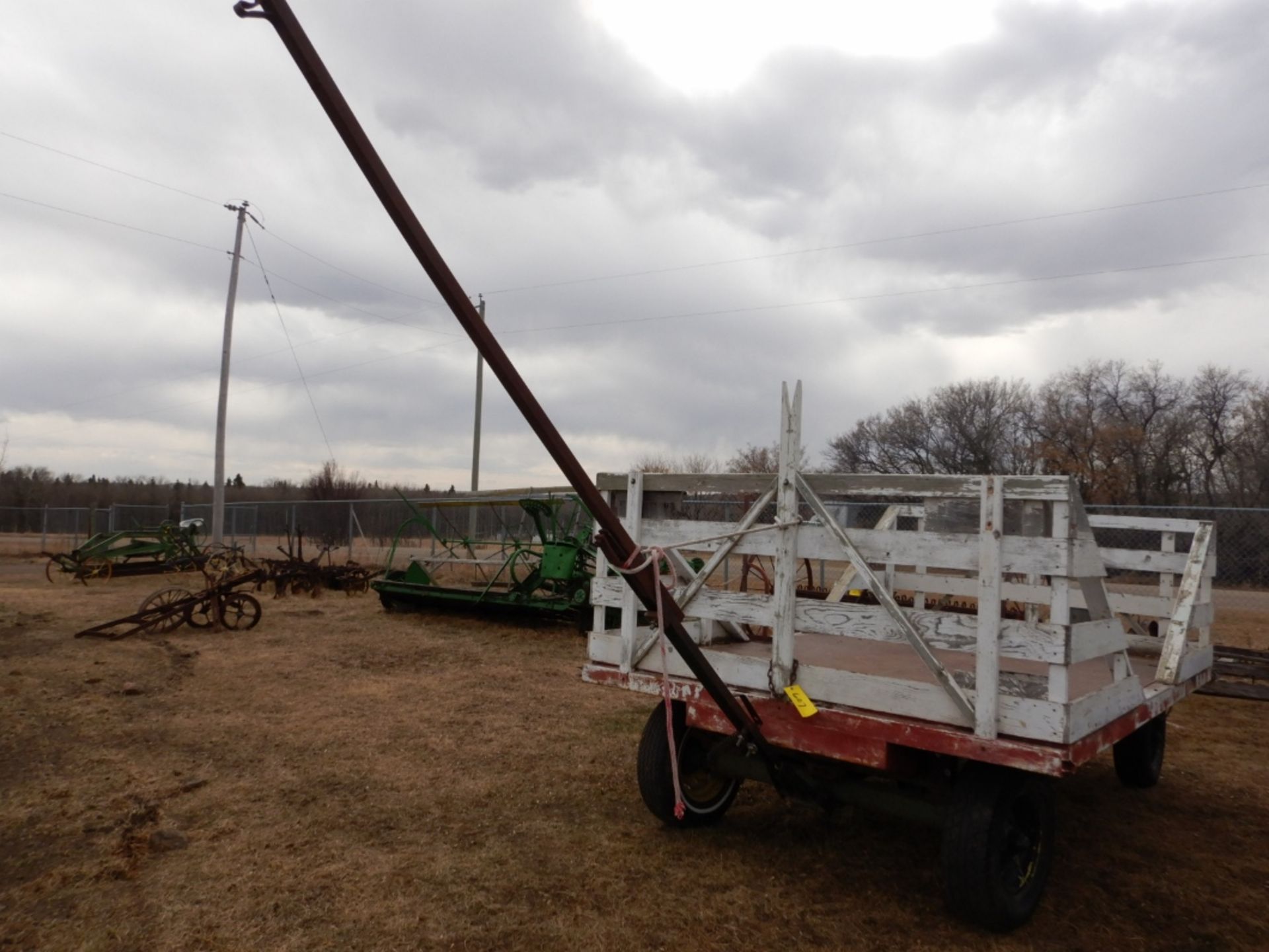 JOHN DEERE RUBBER TIRED WAGON CHASSISS W/BUNDLE RACK- HORSE OR TRACTOR PULL - Image 3 of 3