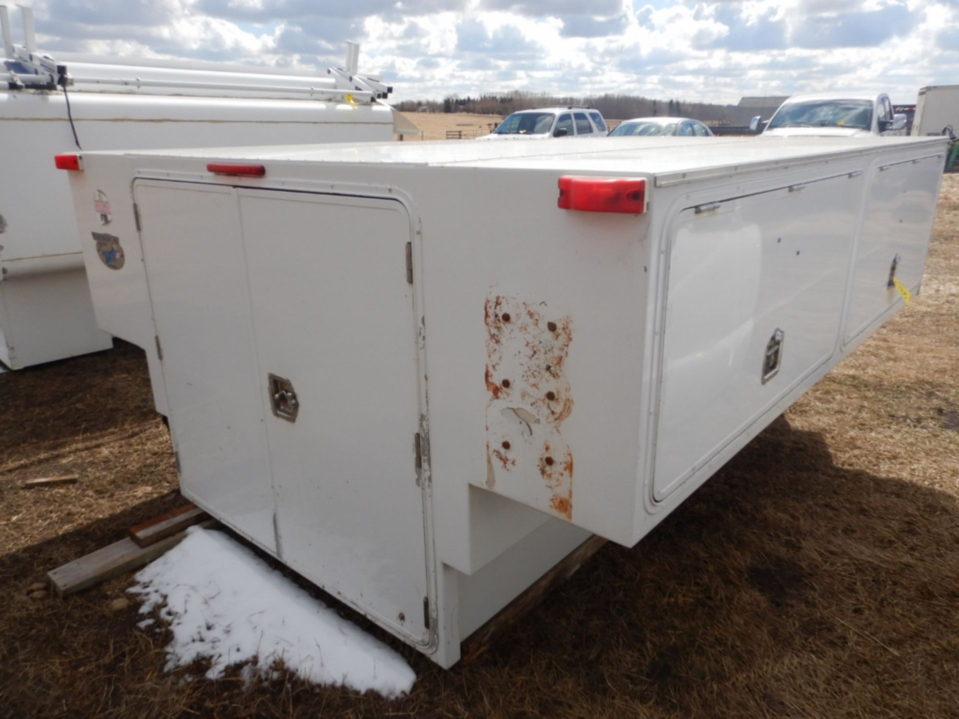 WESTERN TRUCK BODY 8FT SERVICE BODY W/ EXTERIOR TOOL BOXES AND TRUCK BED CARGO SLIDE - Image 5 of 11