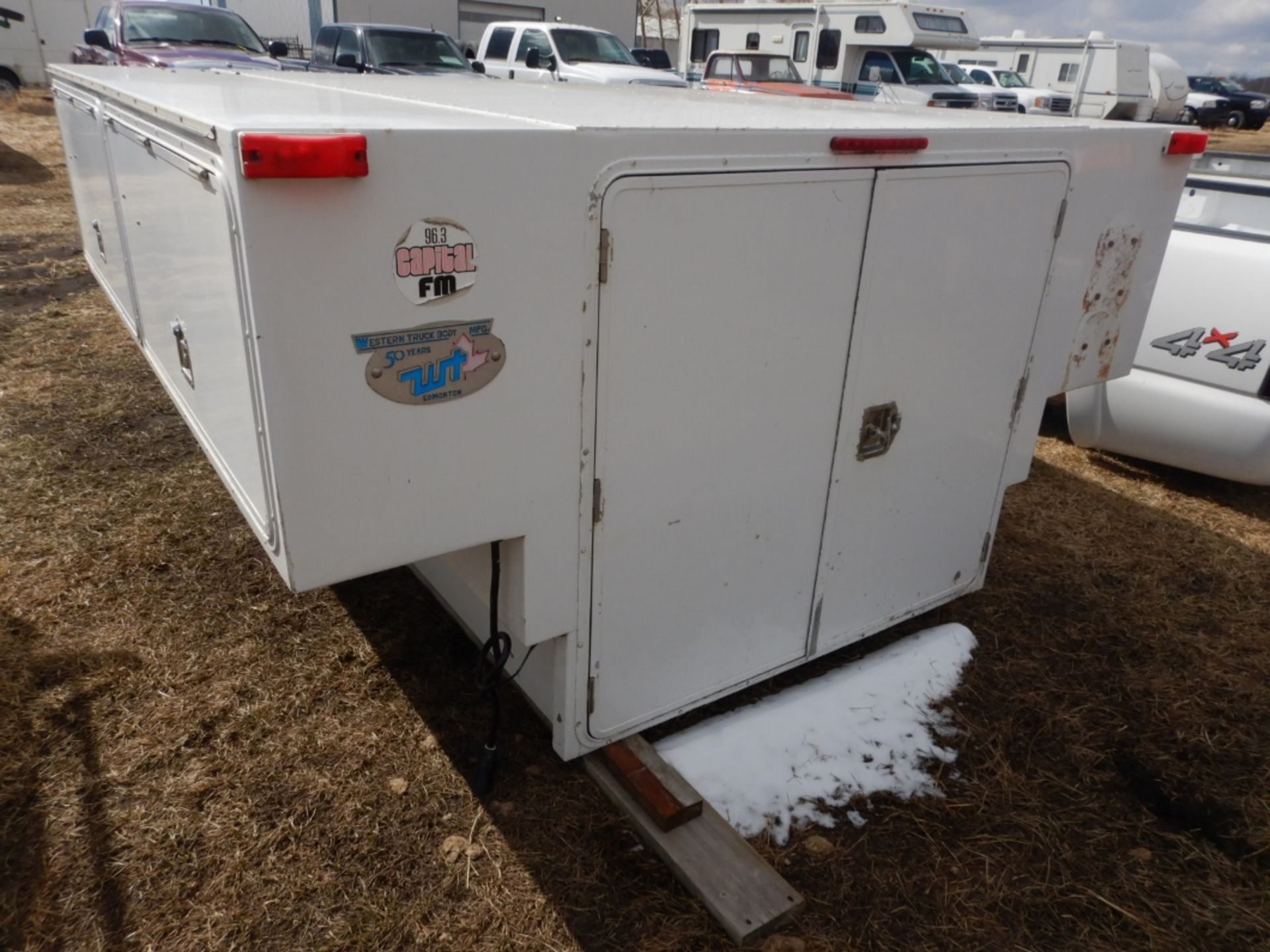 WESTERN TRUCK BODY 8FT SERVICE BODY W/ EXTERIOR TOOL BOXES AND TRUCK BED CARGO SLIDE - Image 4 of 11