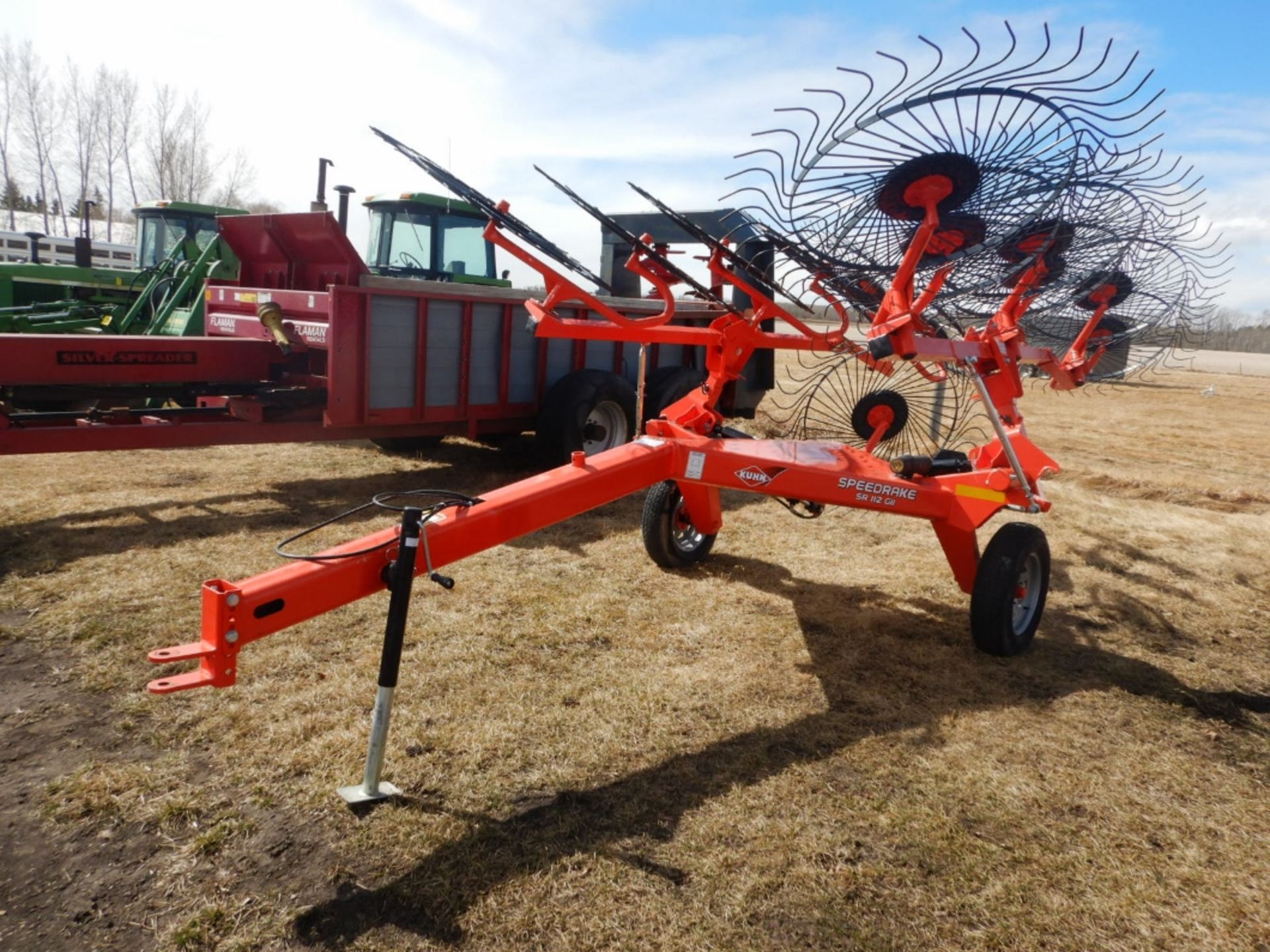 KUHN SR112G11 SPEED RAKE - 12 WHEEL & RAKE W/ CENTRE WHEEL, S/N D0179 - Image 4 of 7