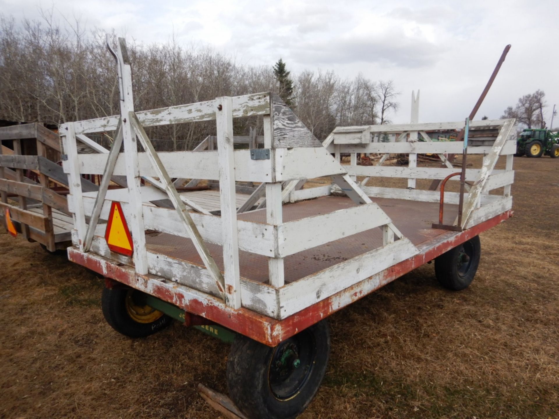 JOHN DEERE RUBBER TIRED WAGON CHASSISS W/BUNDLE RACK- HORSE OR TRACTOR PULL - Image 2 of 3