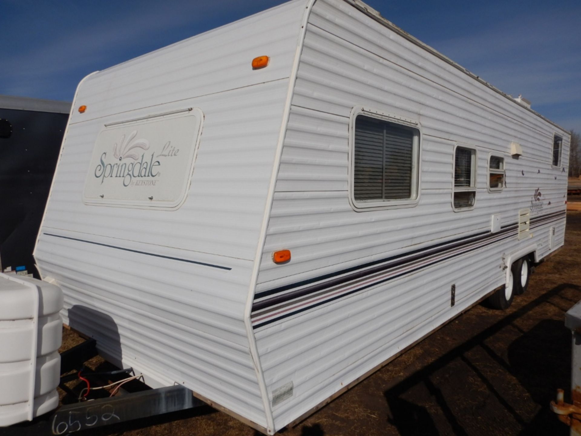 06/1998 KEYSTONE SPRINGDALE LITE 203B T/A RV TRAILER W/FRONT BEDROOM, CENTRE DINETTE S/N - Image 2 of 13