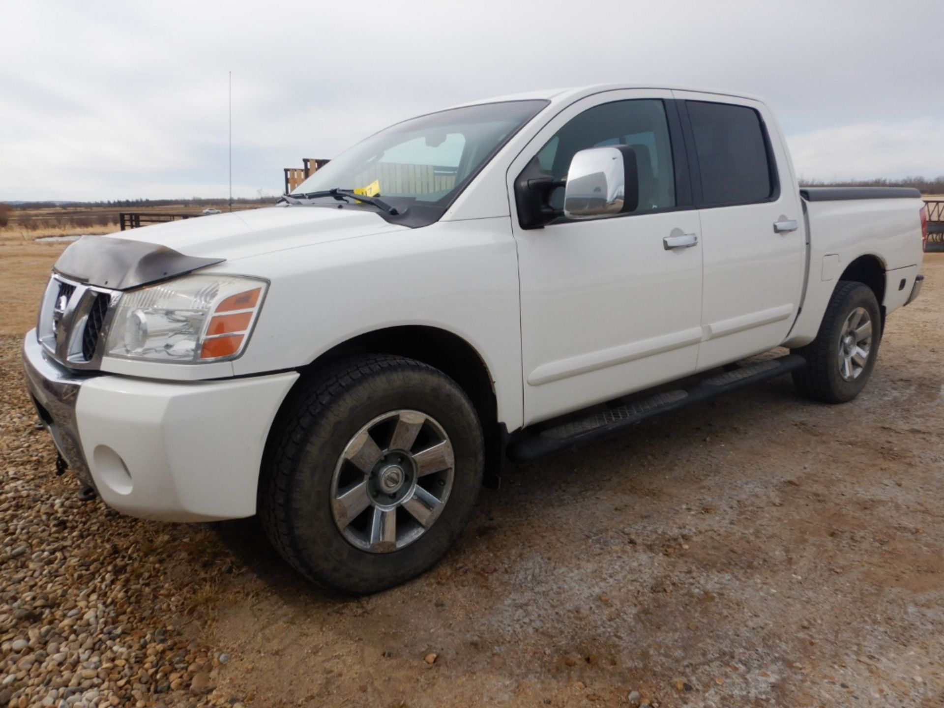 2005 NISSAN 4X4 5.6L V8 DOHC 32V CREW CAB PICK UP TRUCK W/ FULL LOAD, DVD PLAYER W/ REMOTE AND