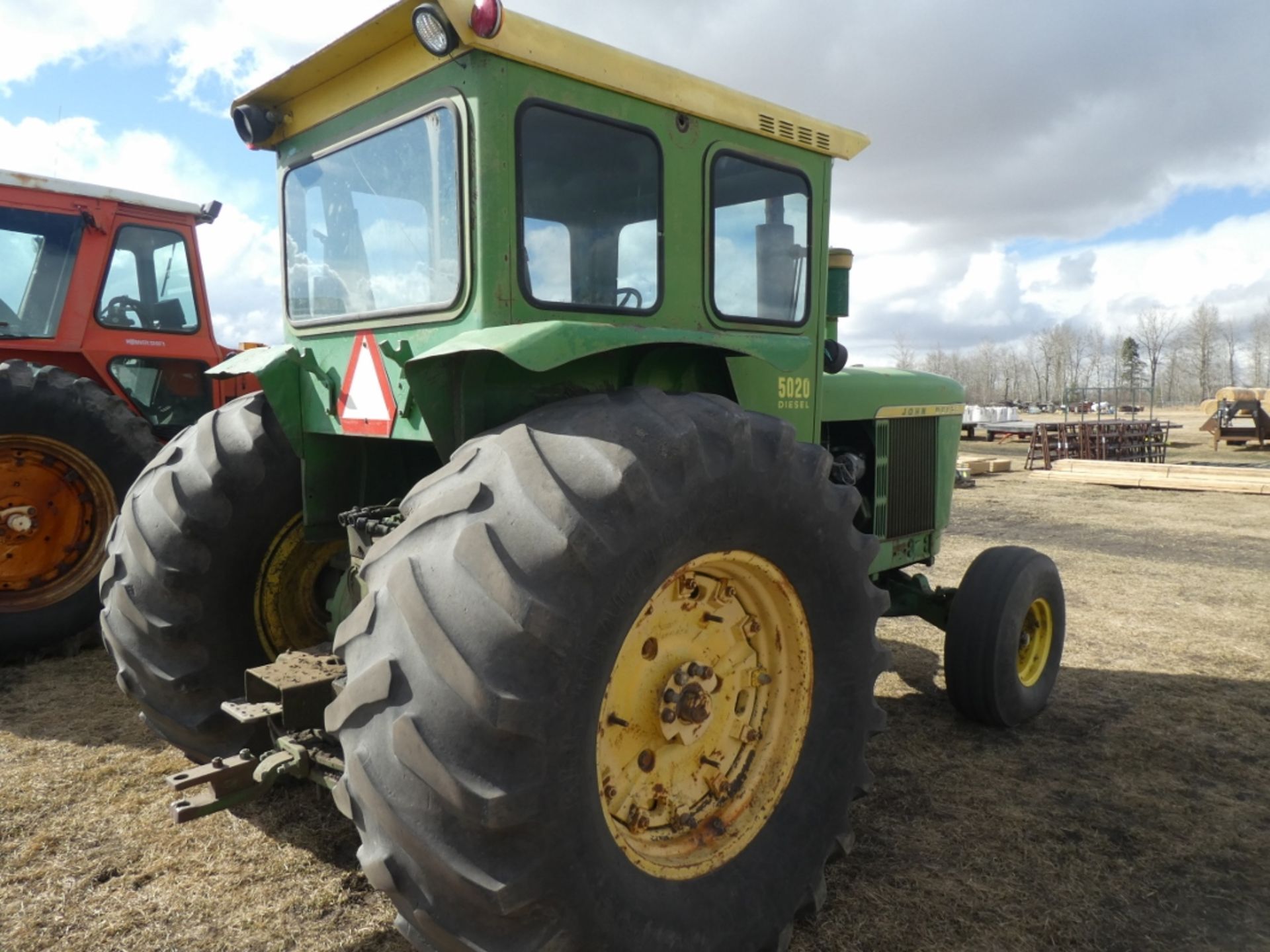 JOHN DEERE 5020 DIESEL TRACTOR, SNYCRO SHIFT, 1000 PTO, HYD. 30.5 L32 RUBBER, S/N SNT323R012187R - Image 3 of 7