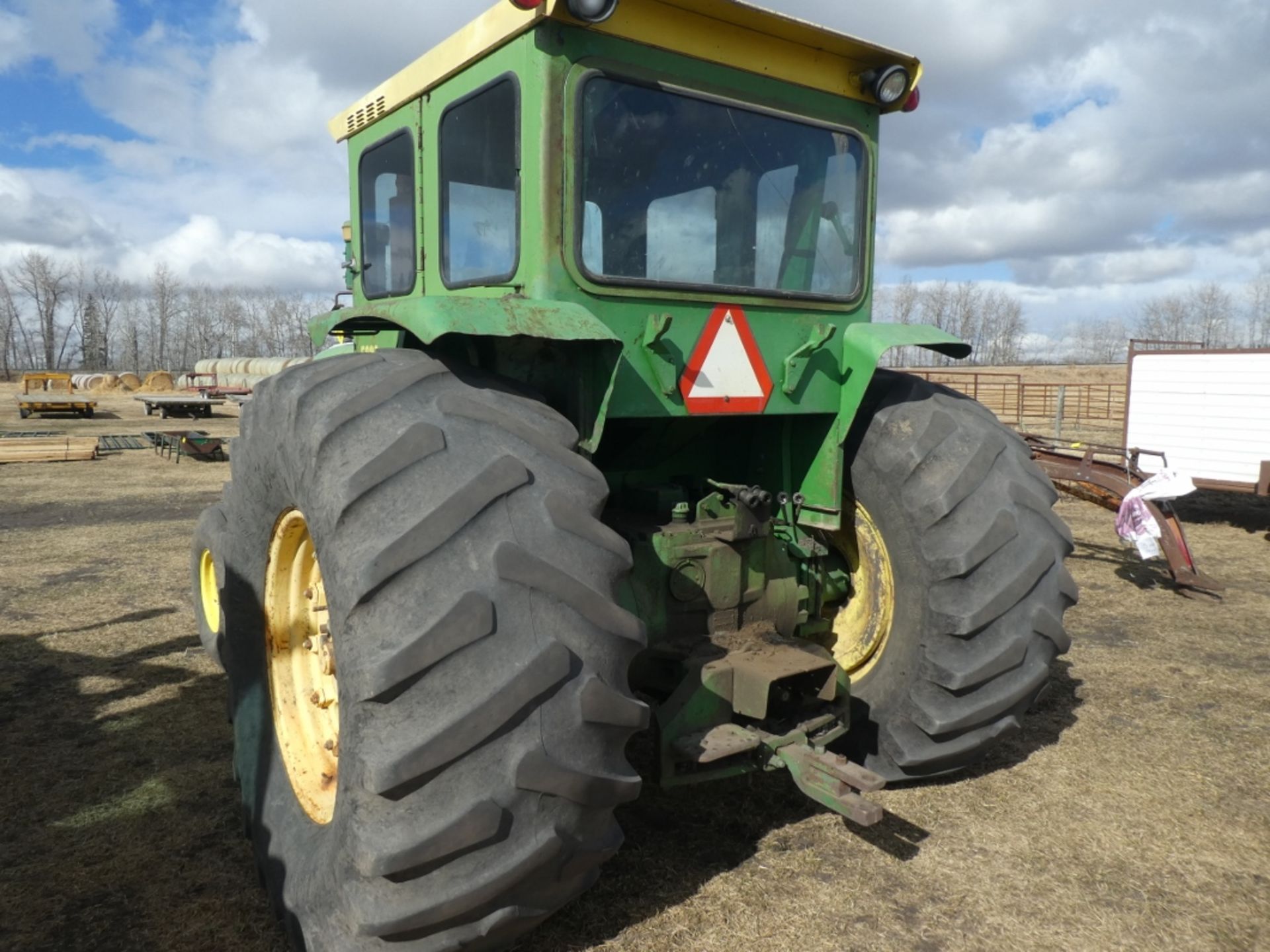 JOHN DEERE 5020 DIESEL TRACTOR, SNYCRO SHIFT, 1000 PTO, HYD. 30.5 L32 RUBBER, S/N SNT323R012187R - Image 4 of 7