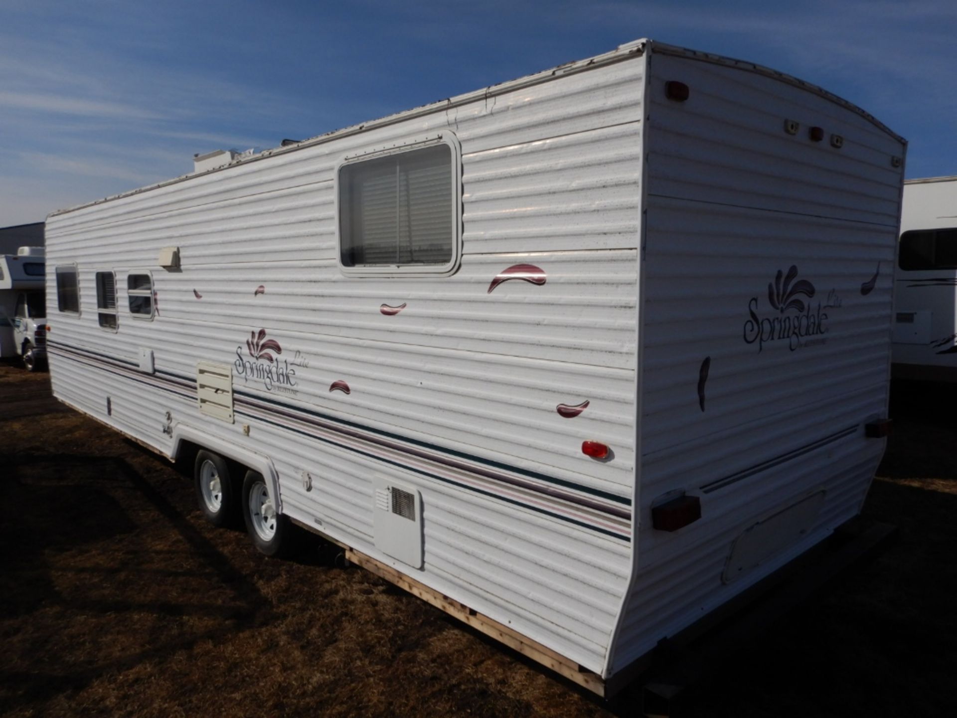 06/1998 KEYSTONE SPRINGDALE LITE 203B T/A RV TRAILER W/FRONT BEDROOM, CENTRE DINETTE S/N - Image 4 of 13