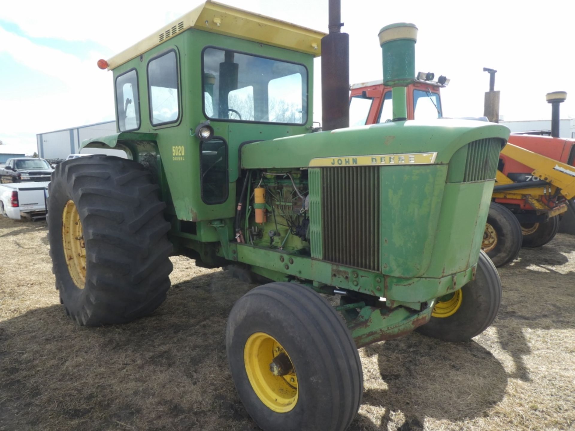 JOHN DEERE 5020 DIESEL TRACTOR, SNYCRO SHIFT, 1000 PTO, HYD. 30.5 L32 RUBBER, S/N SNT323R012187R - Image 2 of 7